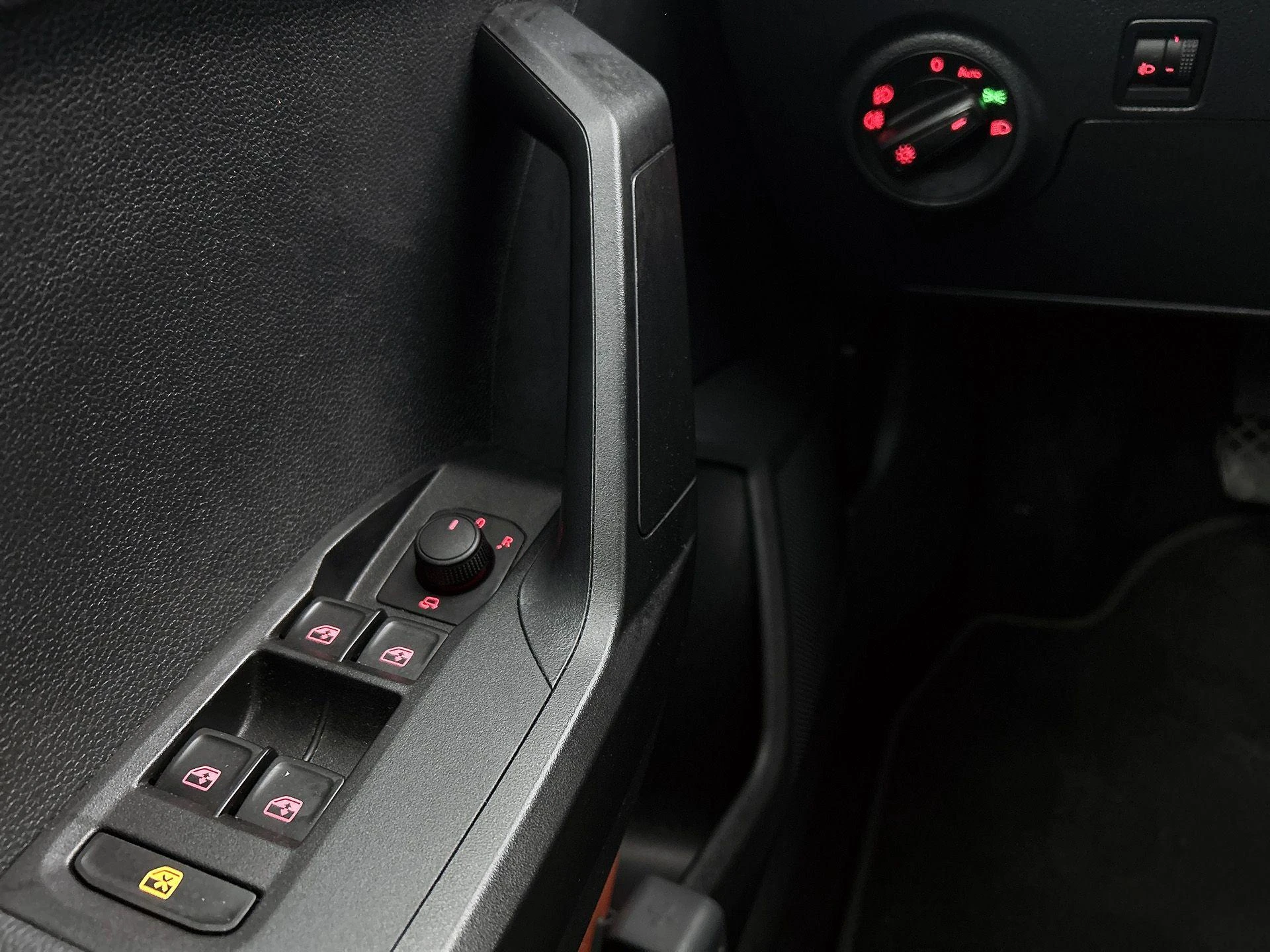 SEAT-Arona-image-30