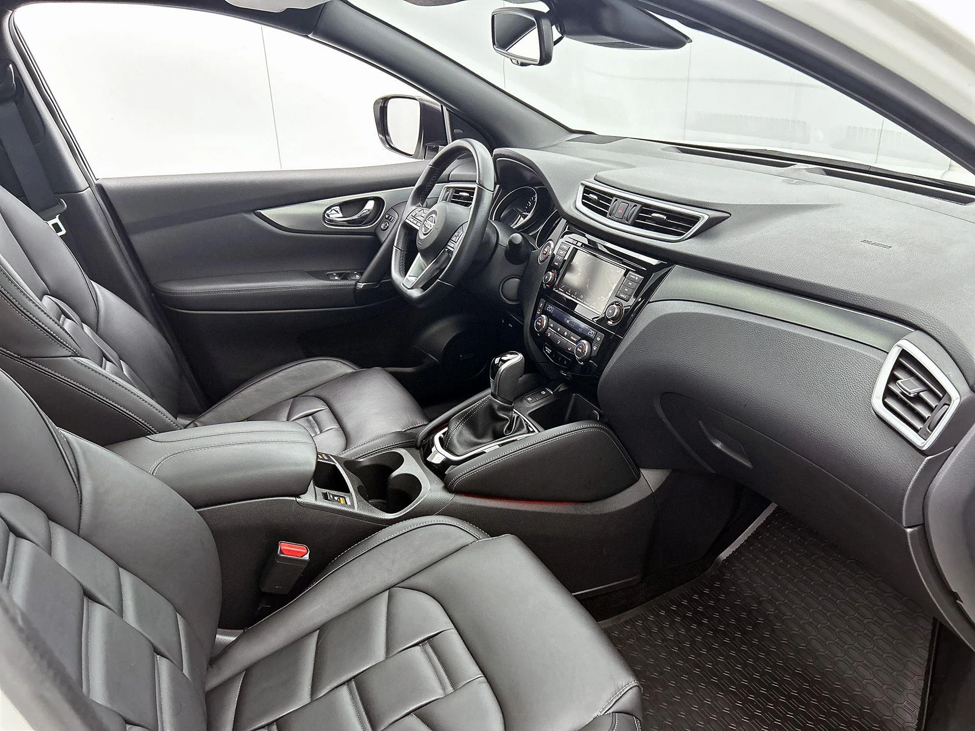 Nissan-QASHQAI-image-17