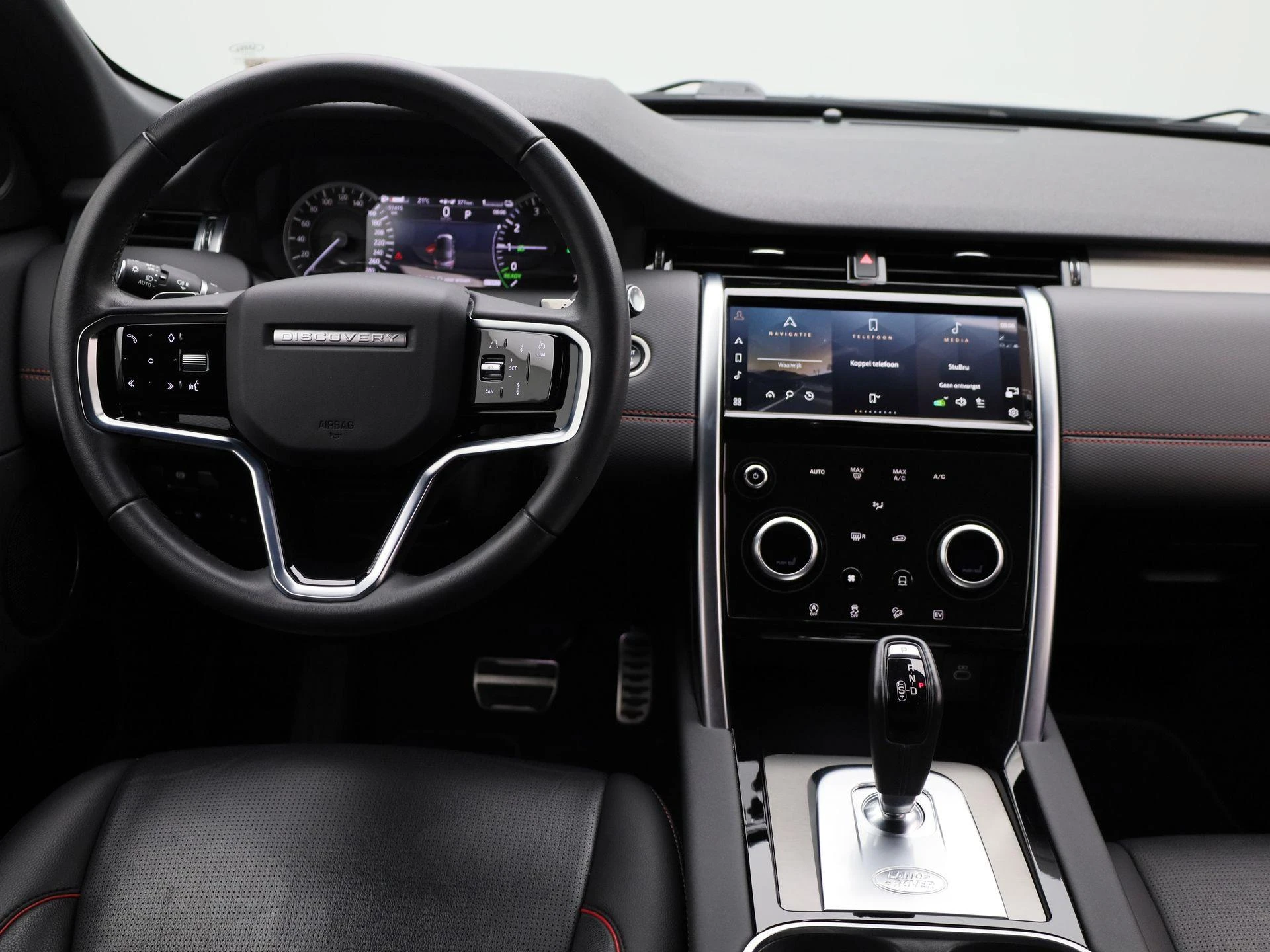 Land Rover-Discovery Sport-image-6
