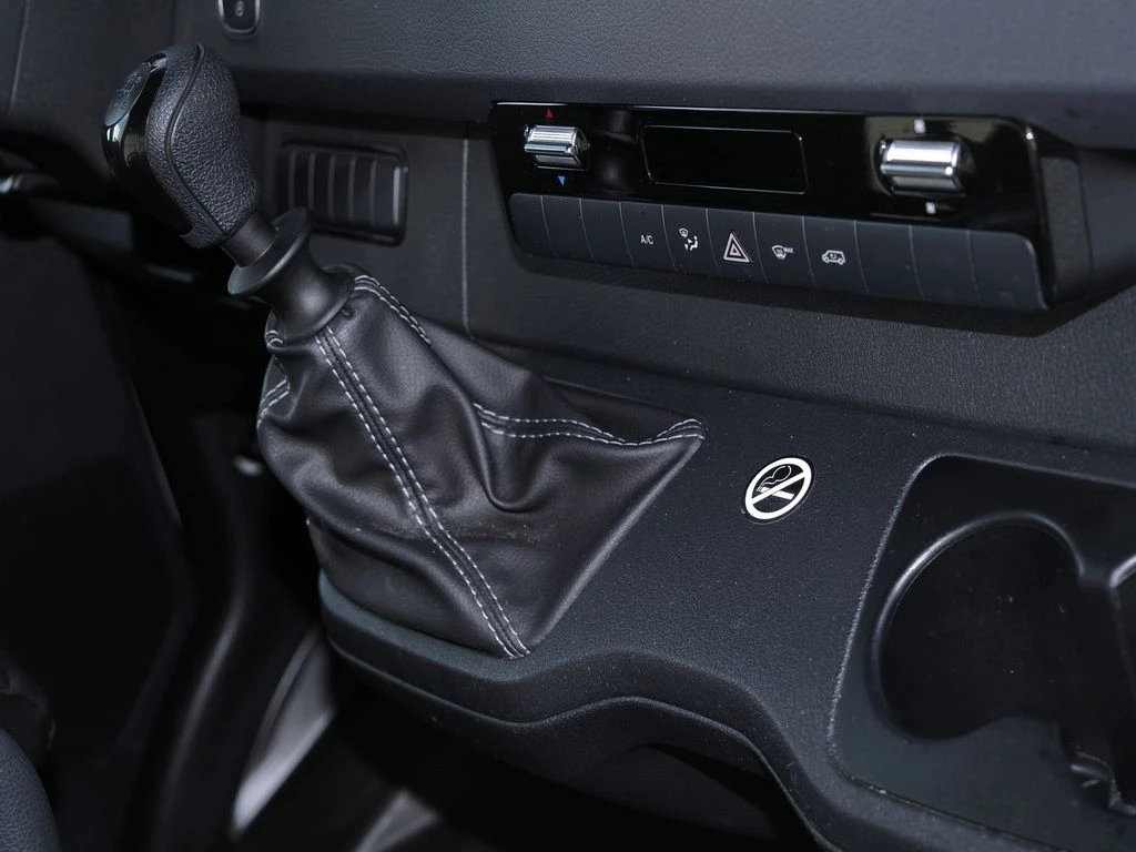 Mercedes-Benz-Sprinter 317-image-9