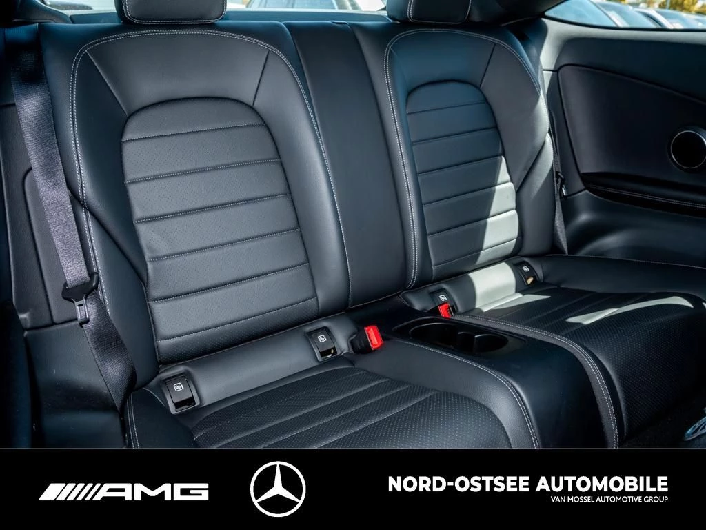 Mercedes-Benz C-Klasse 180 Coupé AMG COMAND LED TEMPO KAMERA AMG Line