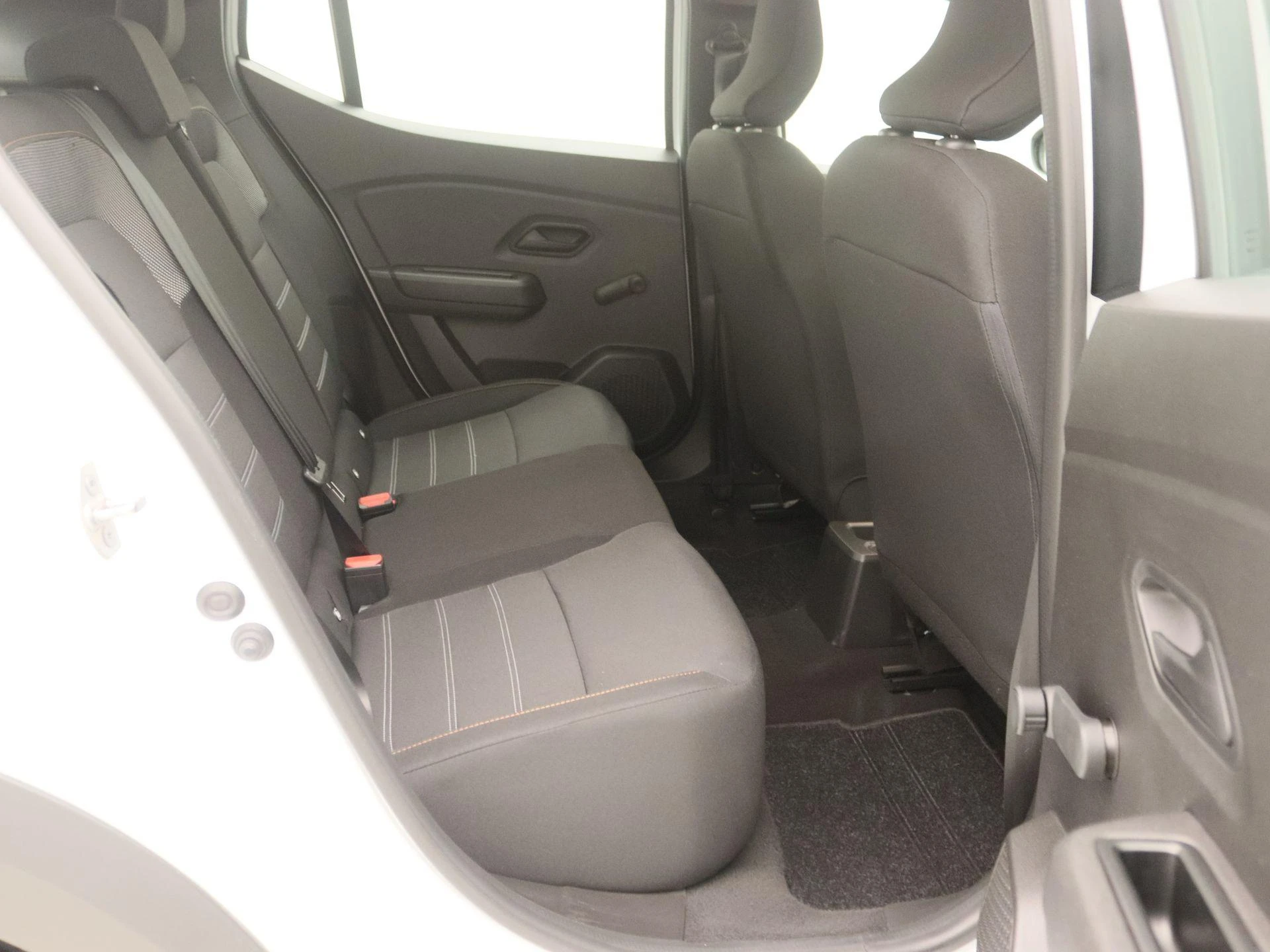 Dacia-Sandero Stepway-image-21