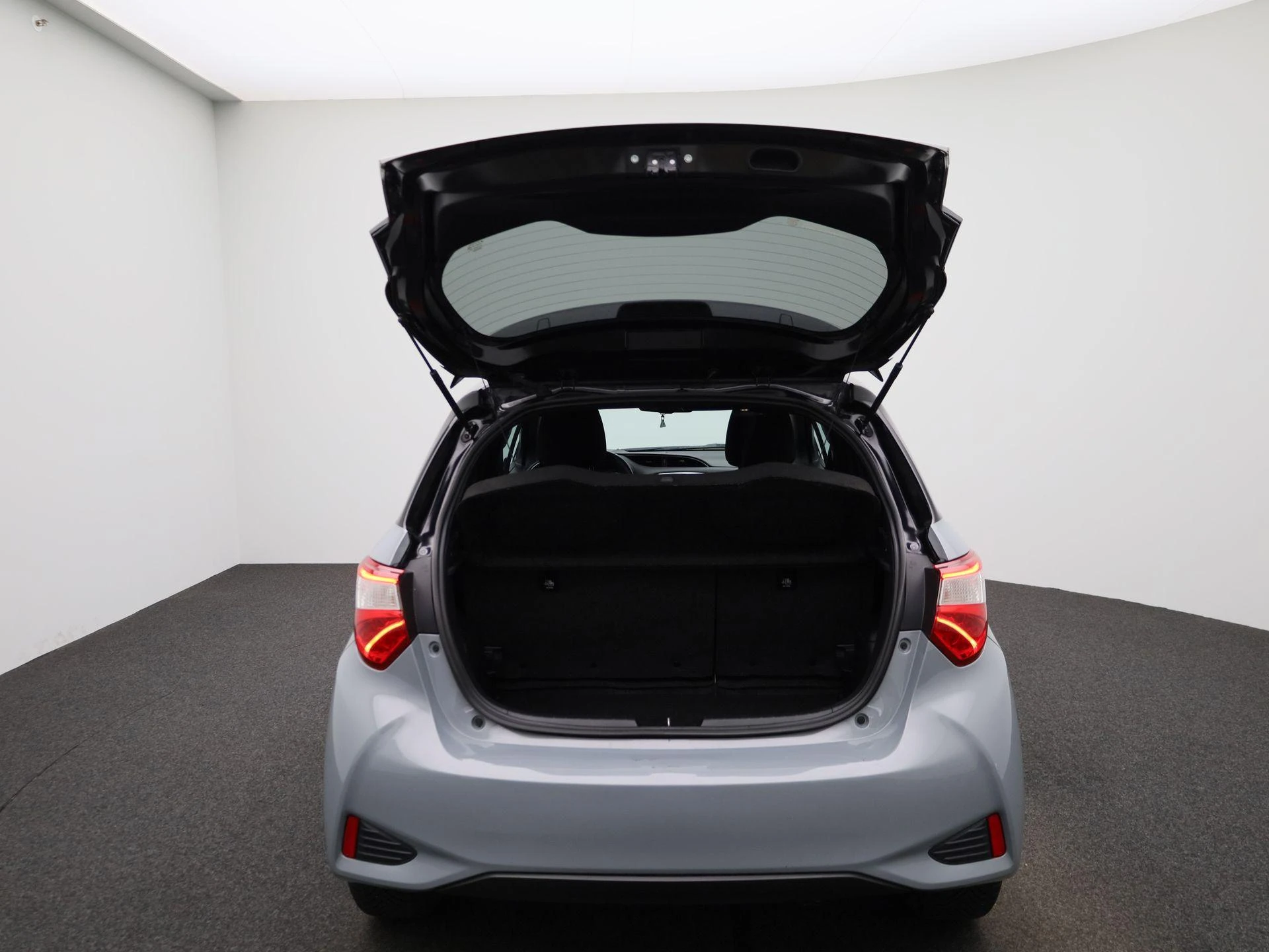 Toyota-Yaris-image-11