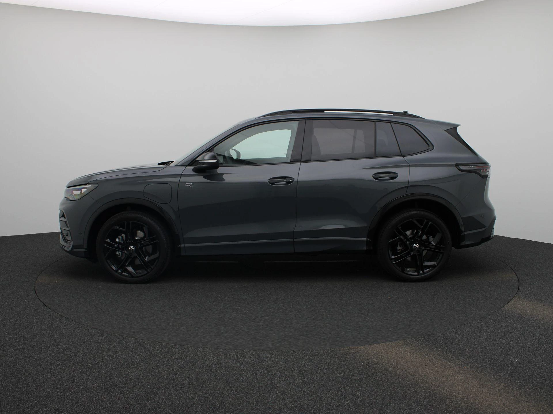 Volkswagen-Tiguan-image-3