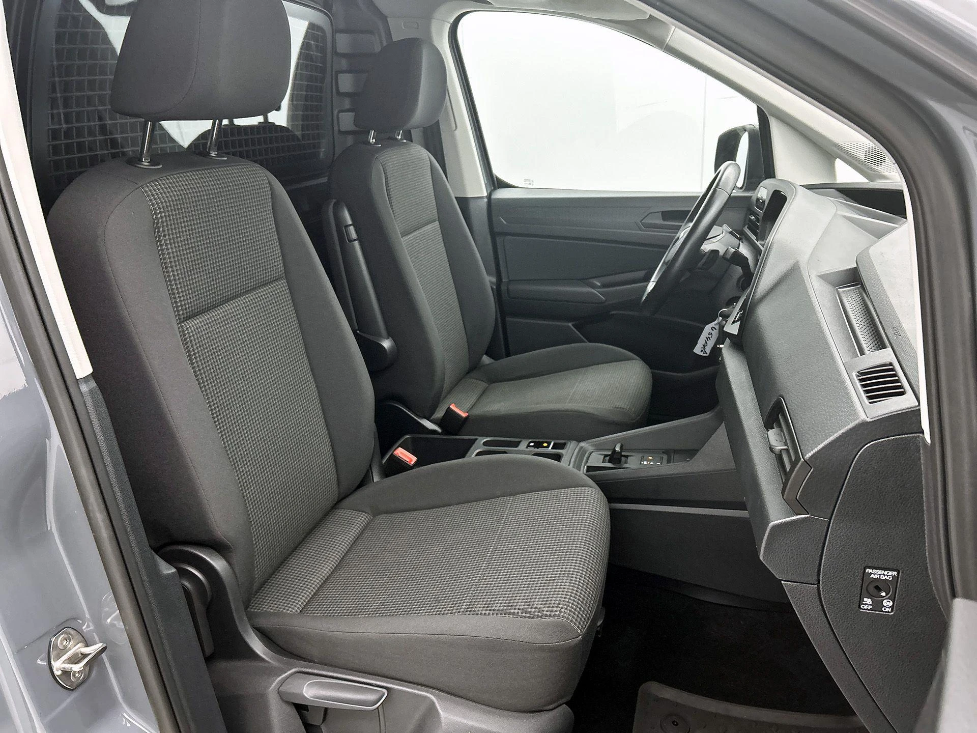 Volkswagen-Caddy-image-33