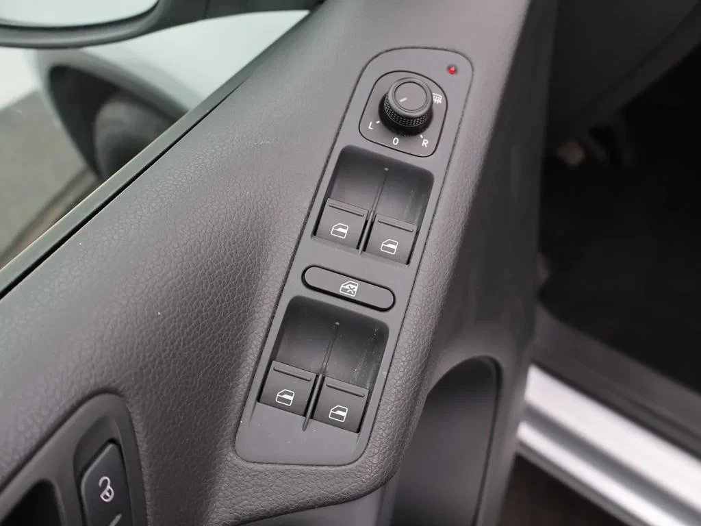 Volkswagen-Tiguan-image-17
