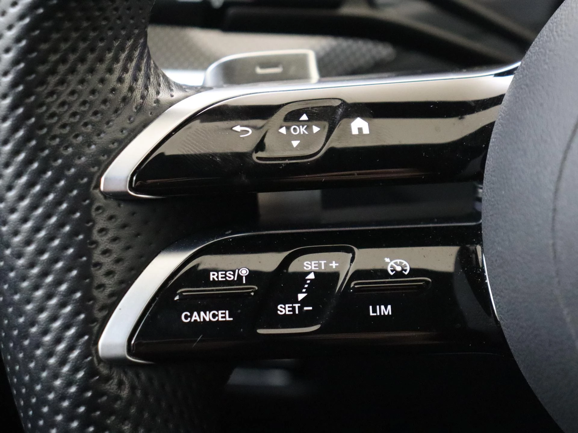 Mercedes-Benz C-Klasse 180 AMG Line