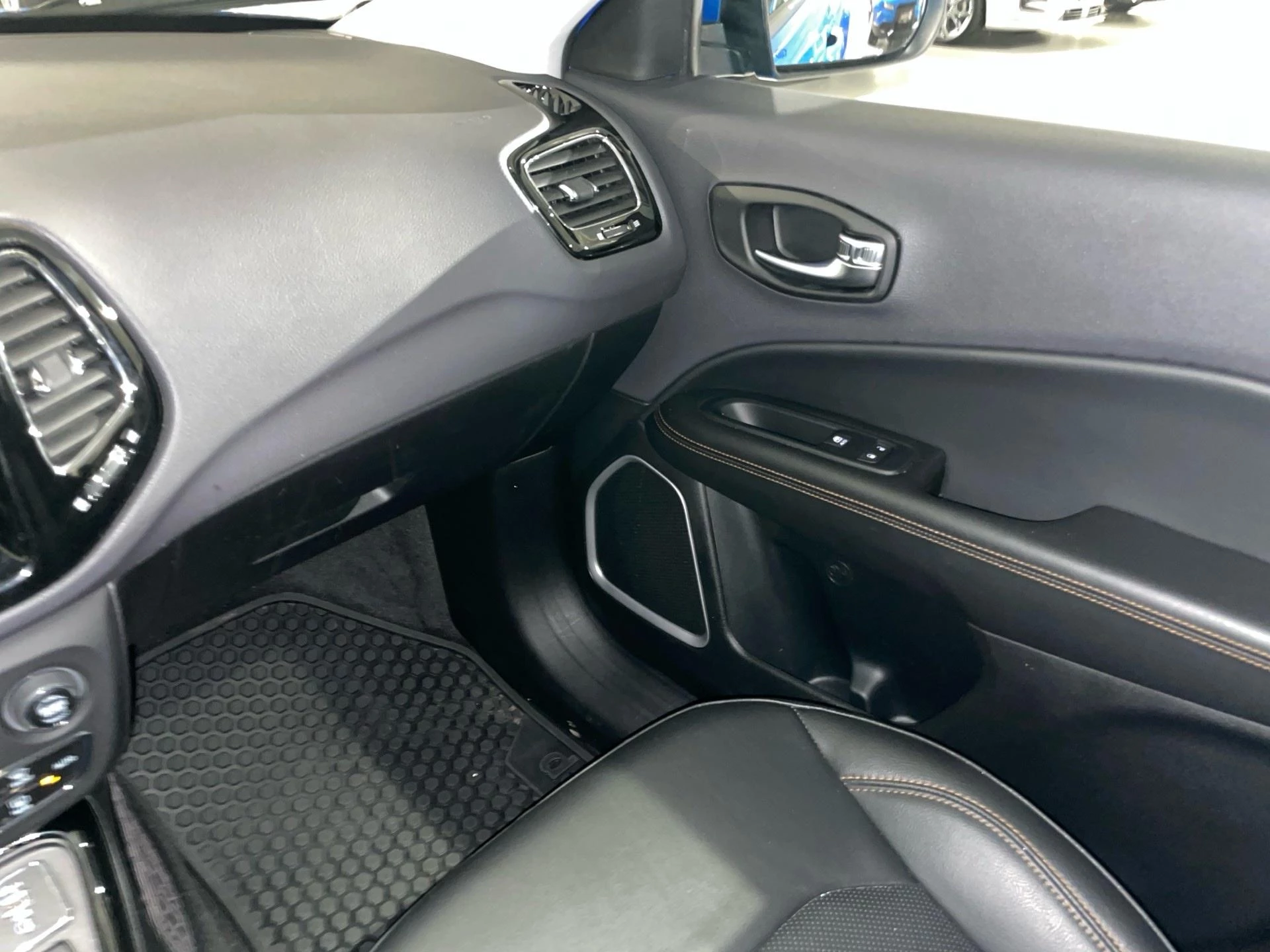 Jeep-Compass-image-8