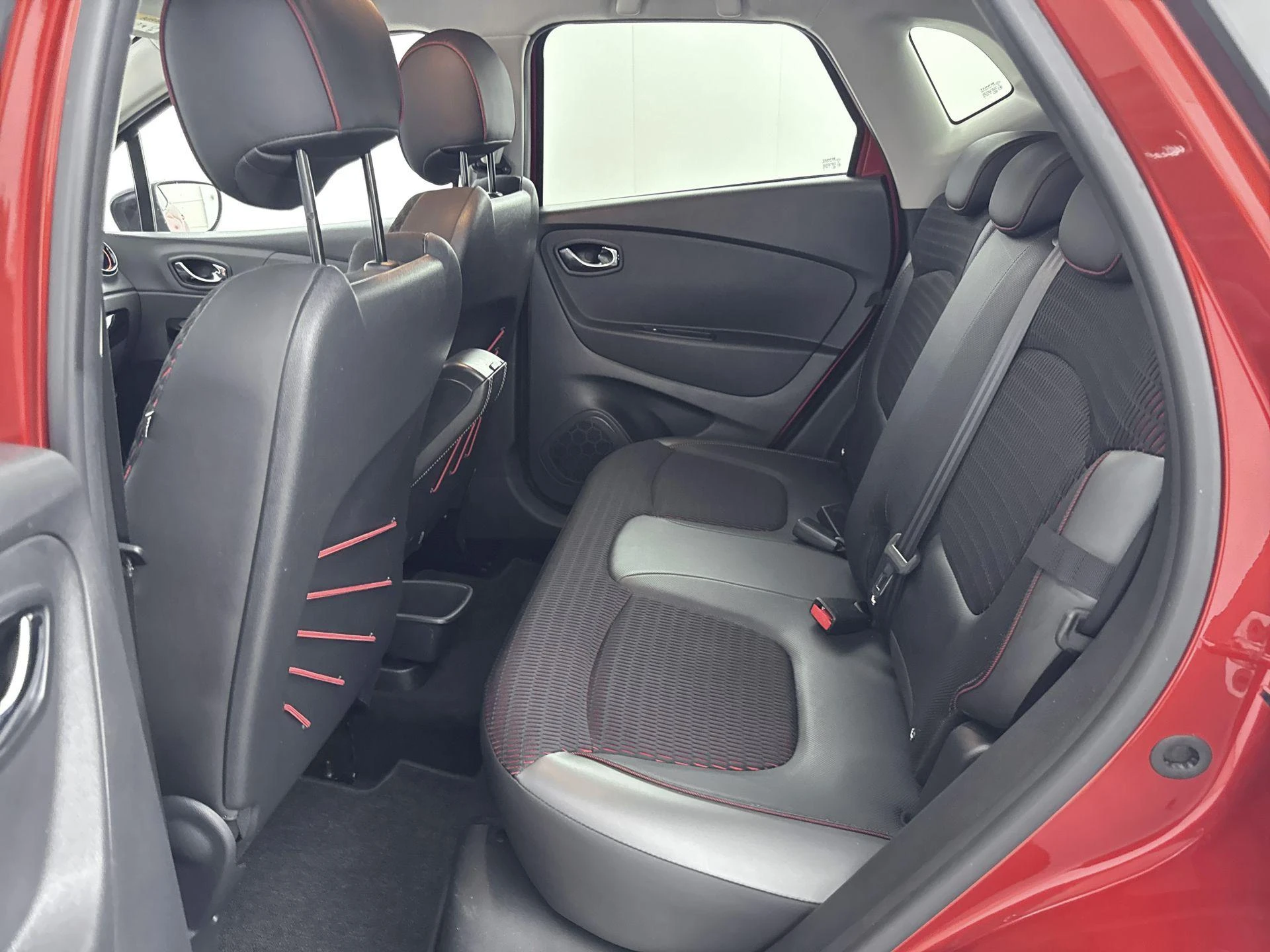 Renault-Captur-image-24