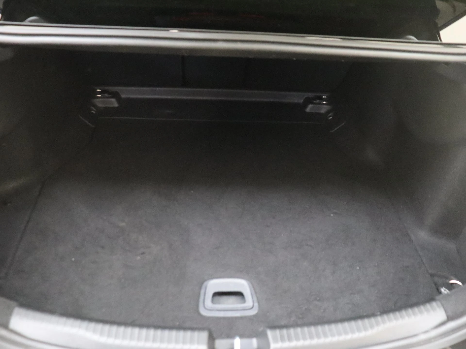 Mercedes-Benz-C-Klasse-image-29