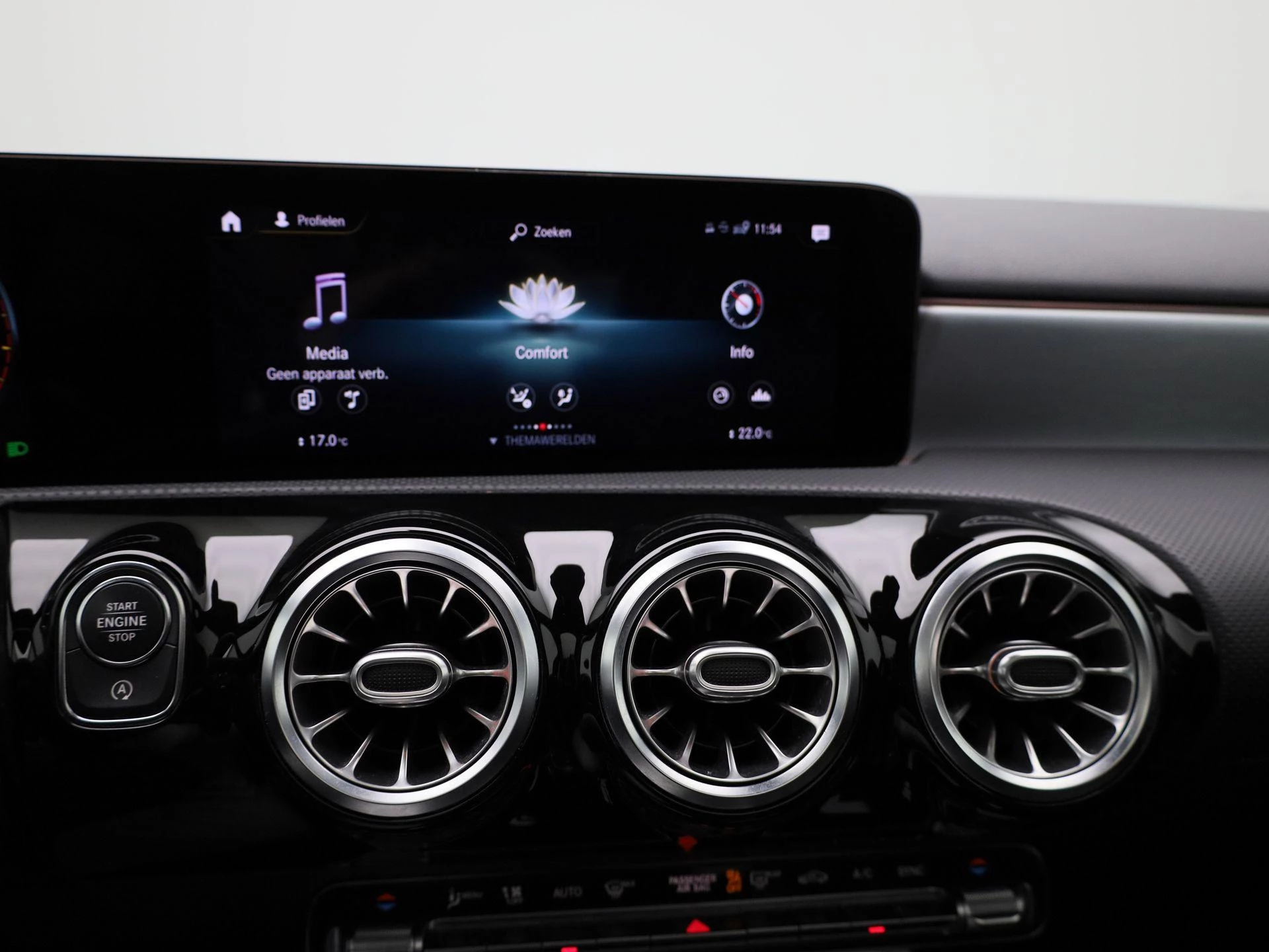 Mercedes-Benz A-Klasse 180 Aut. AMG Business Solution