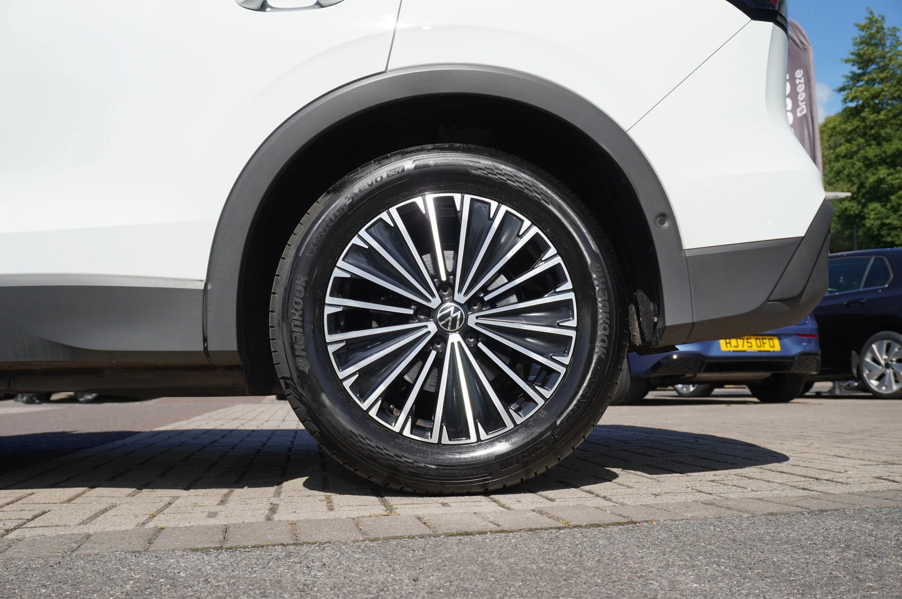 Volkswagen-Tiguan-image-20