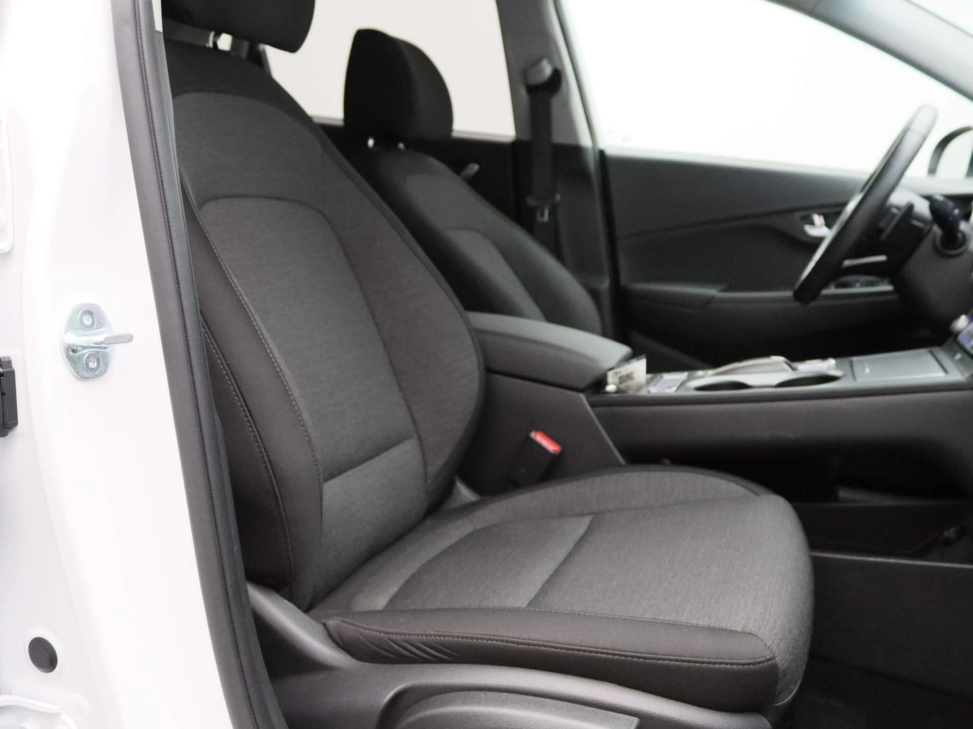 Hyundai-Kona-image-29