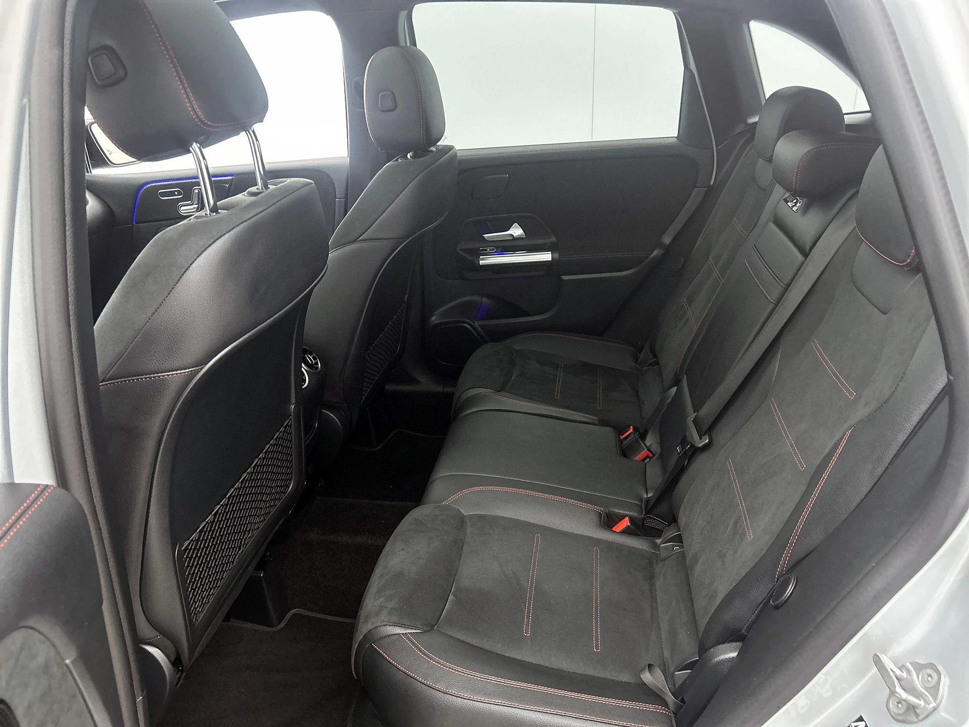 Mercedes-Benz-B-Klasse-image-28