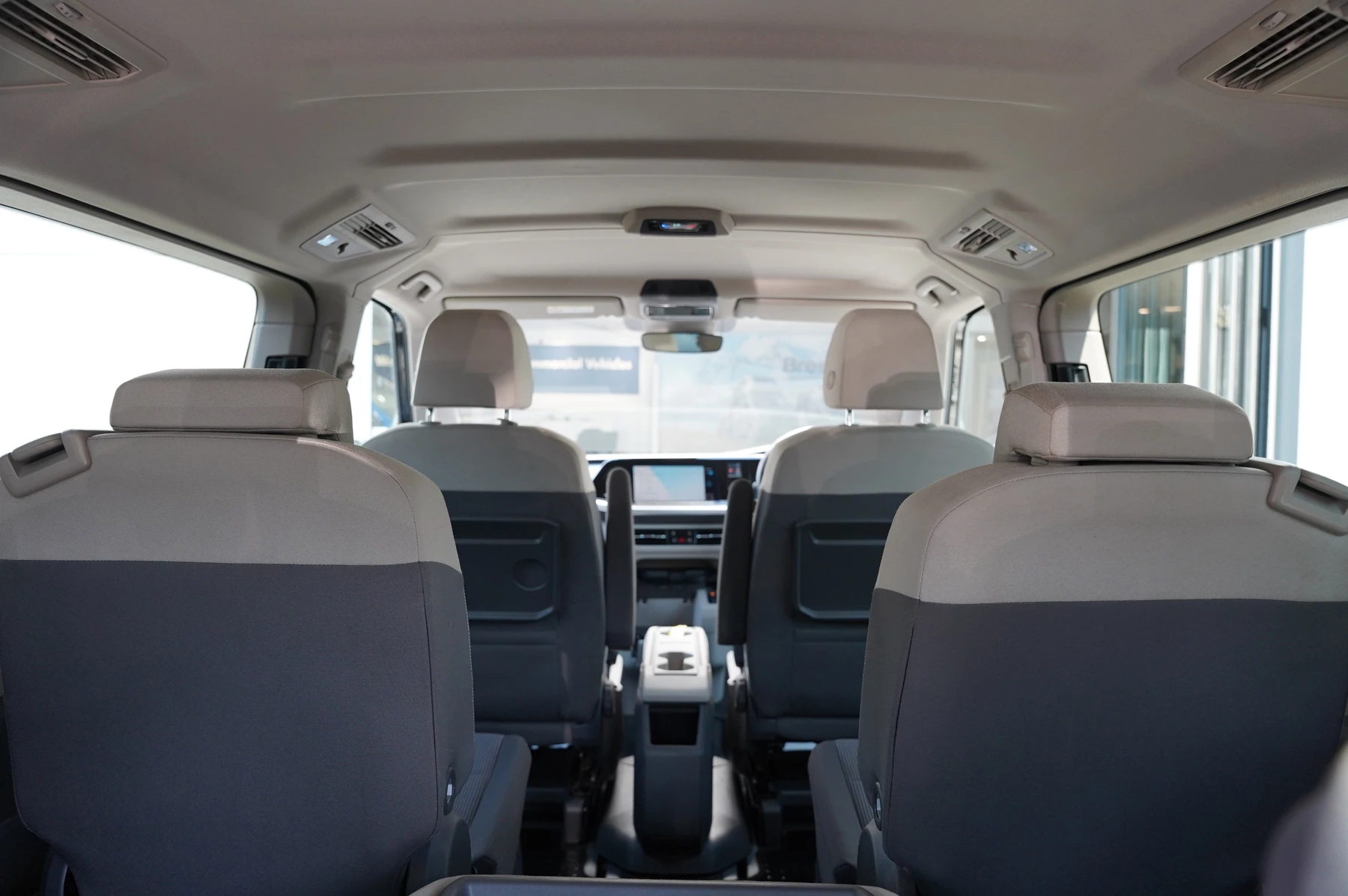 Volkswagen-Multivan-image-27