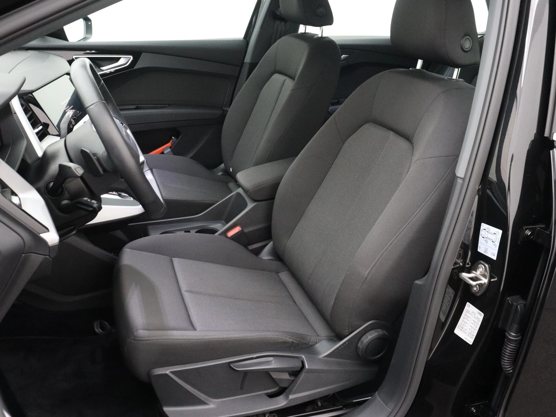 Audi-Q4 e-tron-image-3