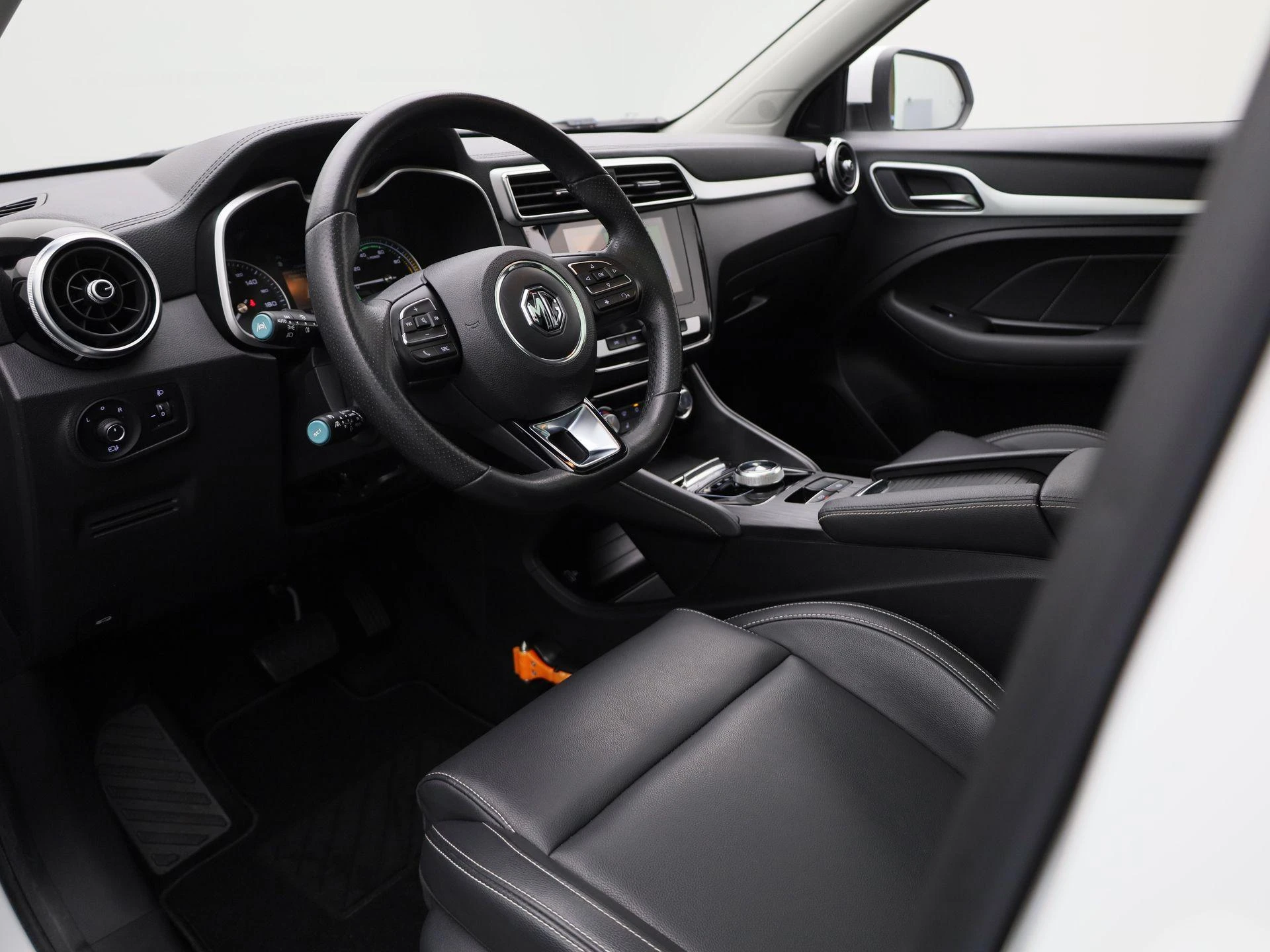MG-ZS EV-image-17