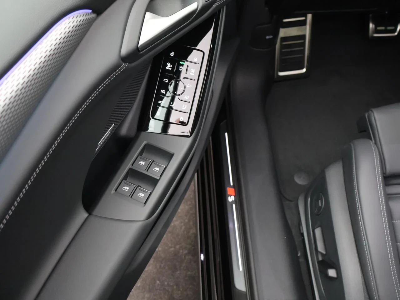 Audi-A6 Avant e-tron-image-20
