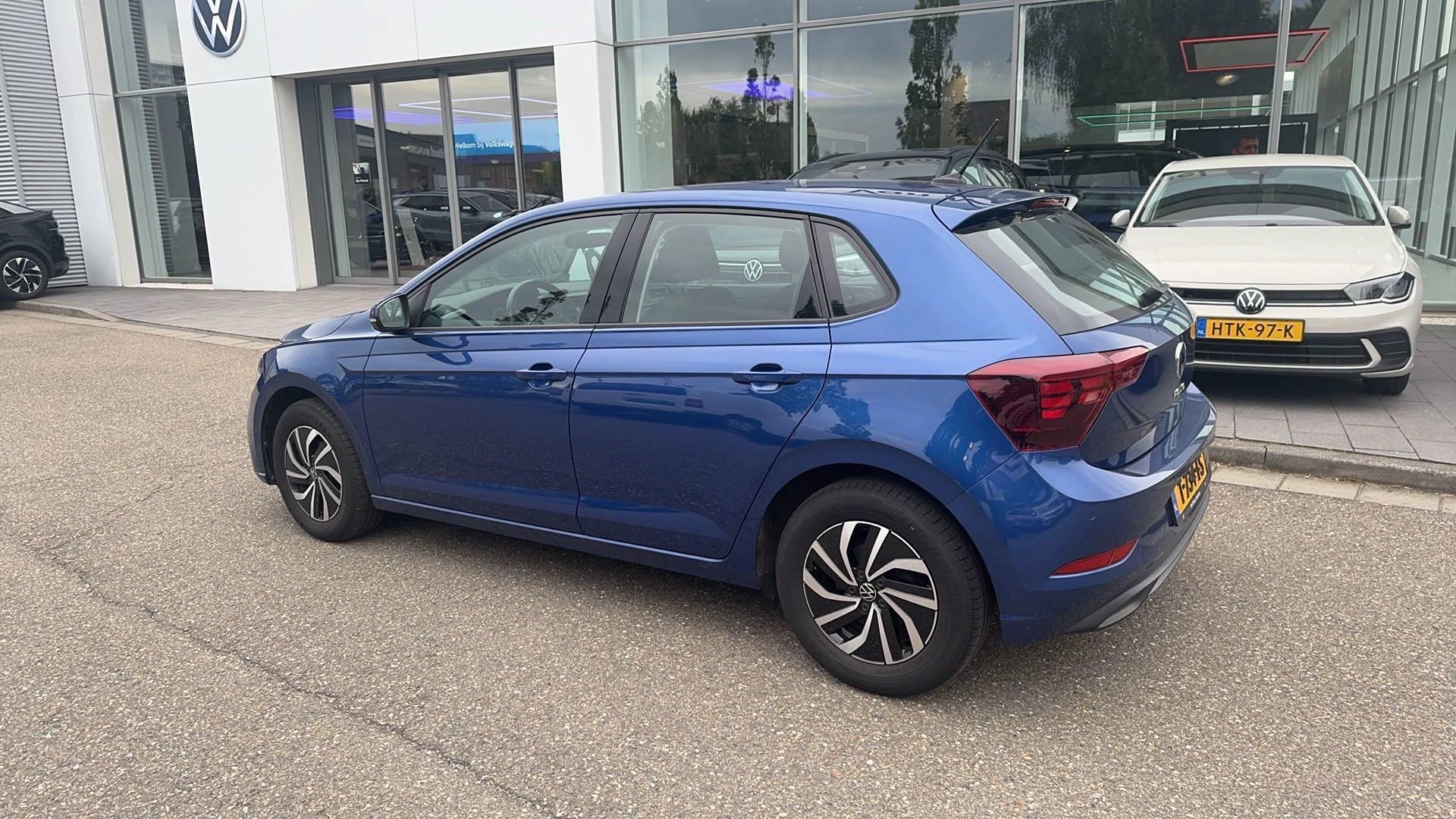 Volkswagen-Polo-image-6