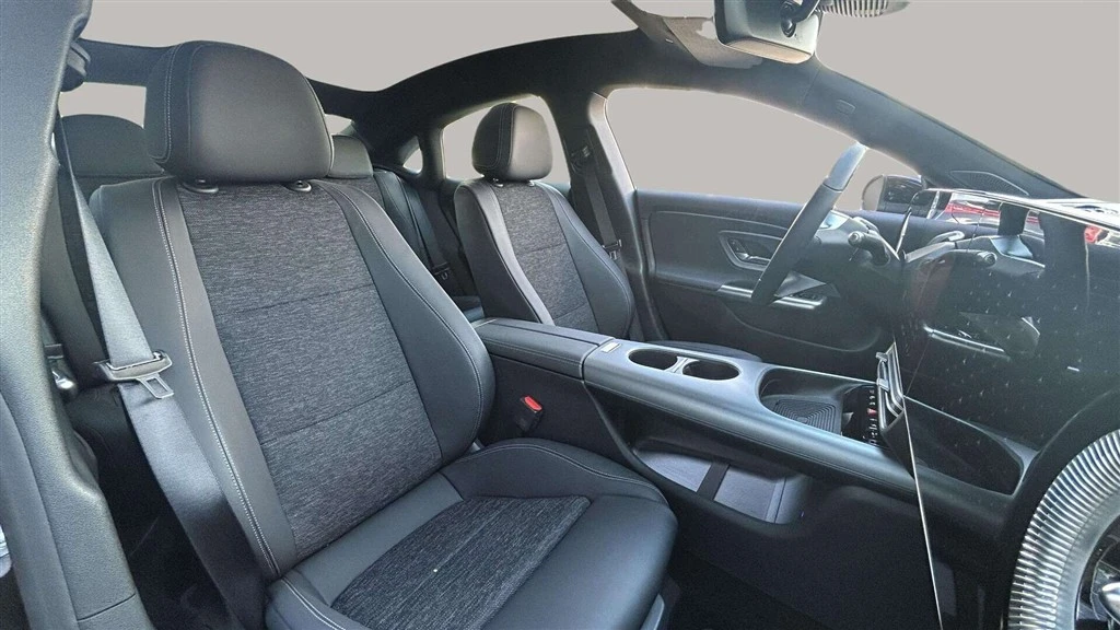 Mercedes-Benz-CLA-image-18