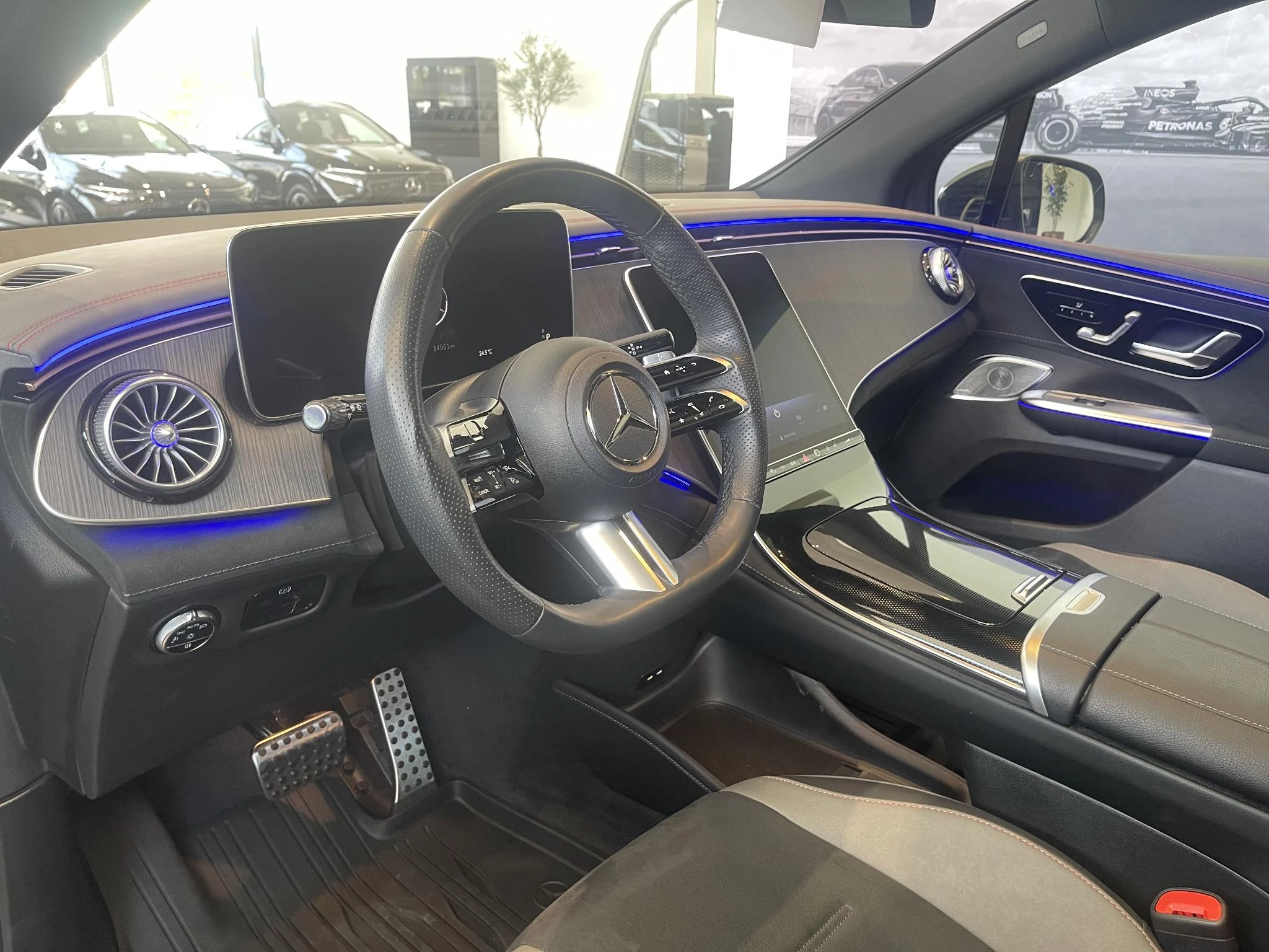 Mercedes-Benz-EQE-image-21