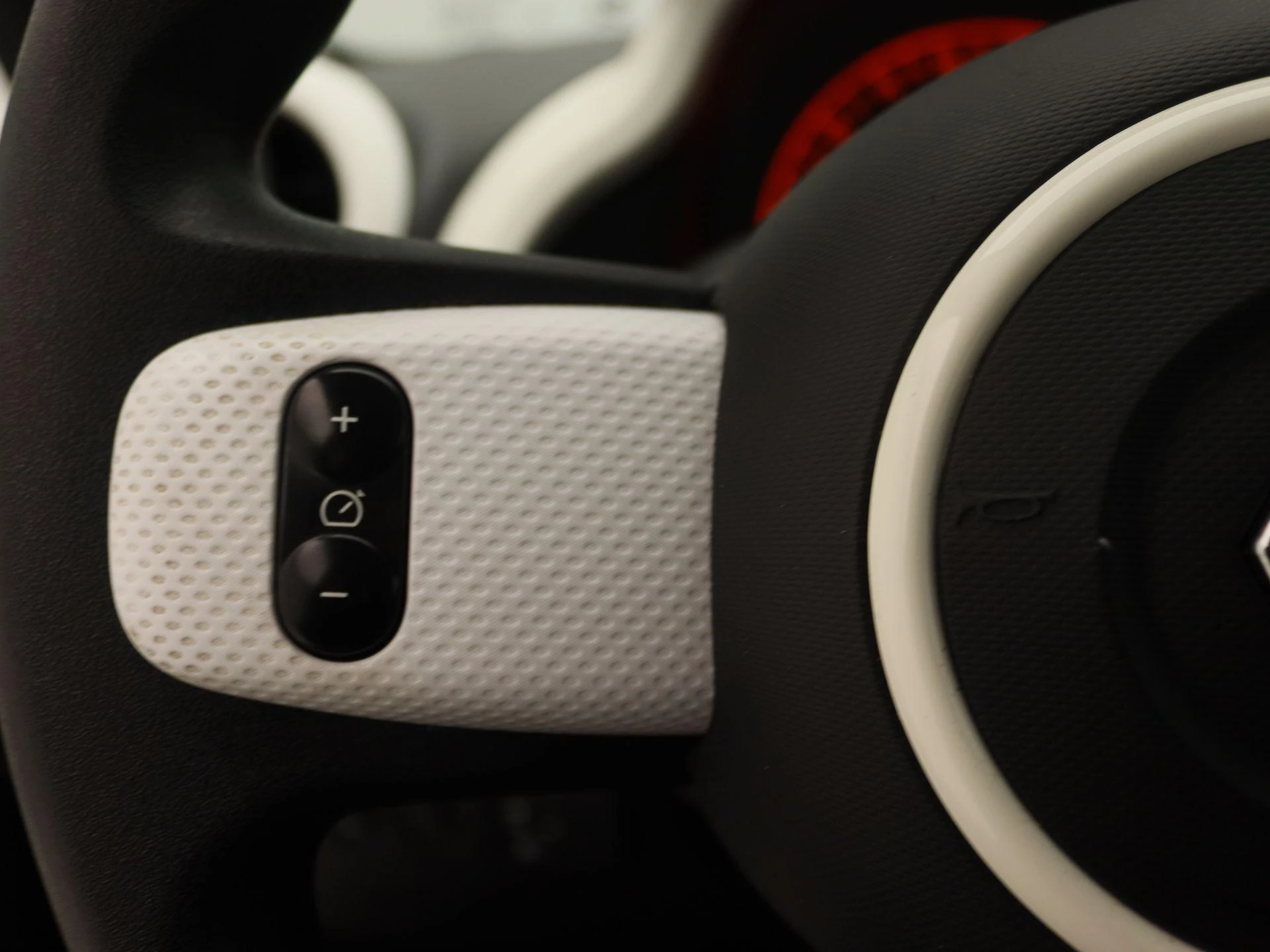 Renault-Twingo-image-17