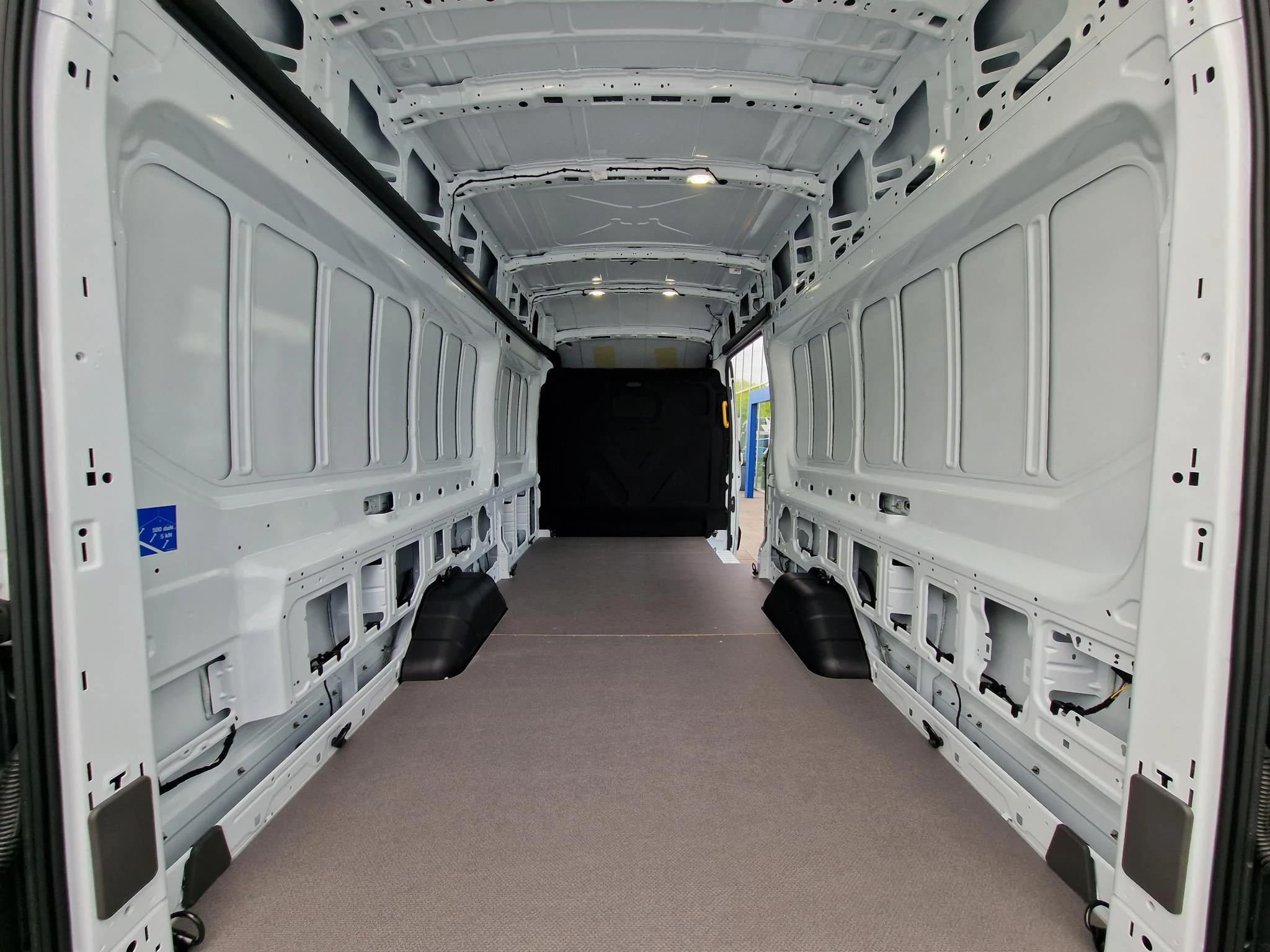 Ford-E-Transit-image-8