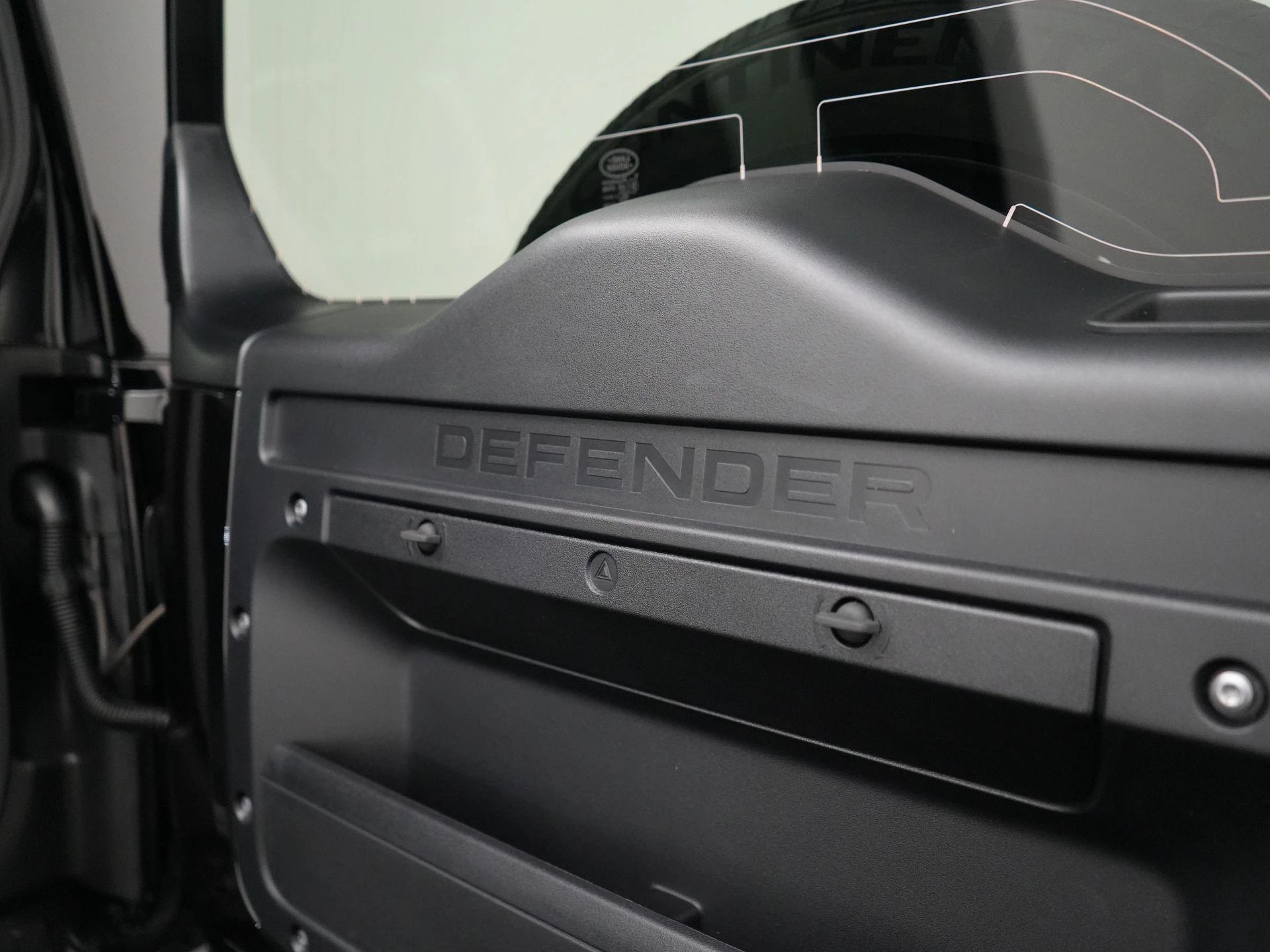 Land Rover-Defender-image-39