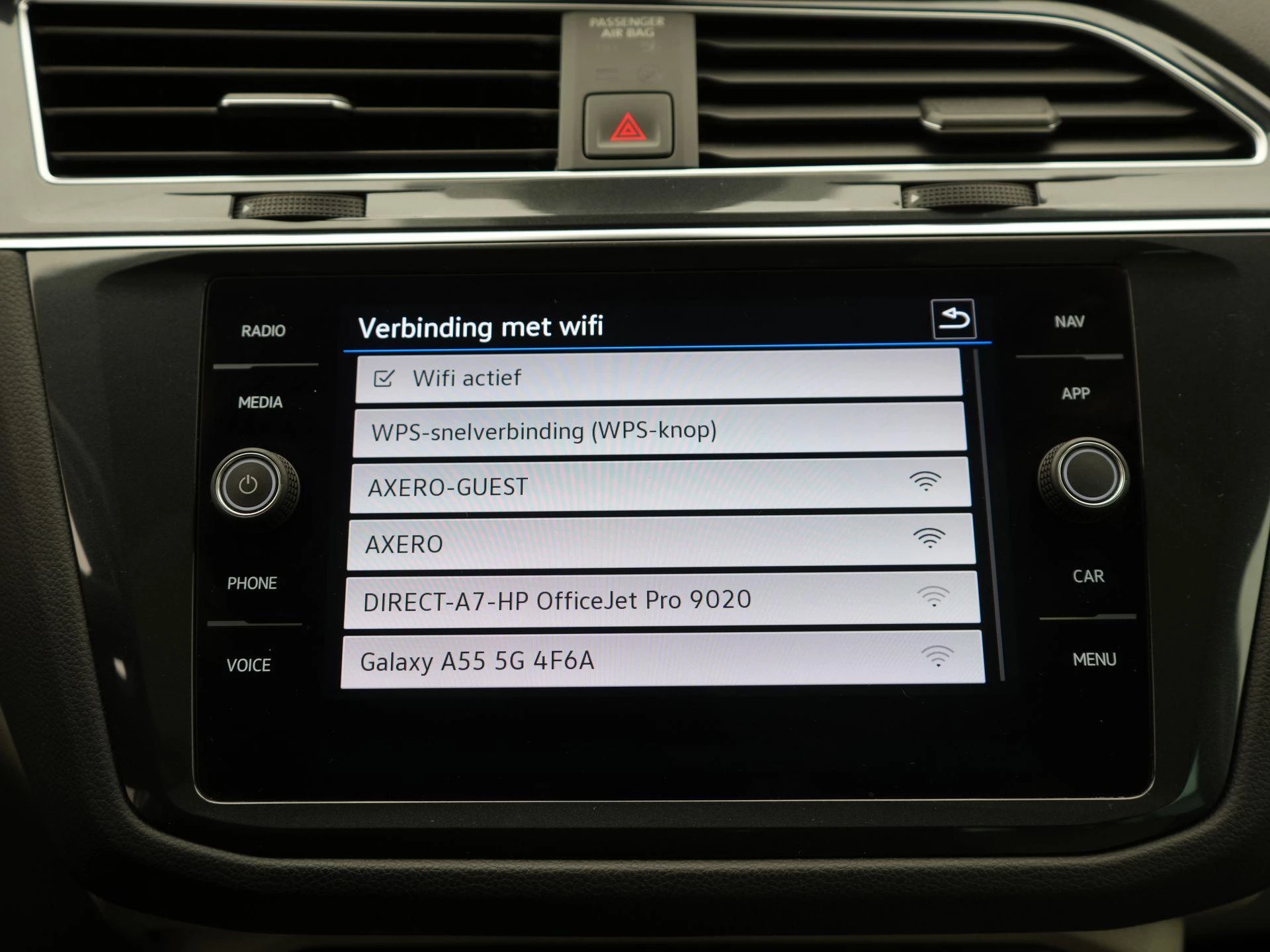 Volkswagen-Tiguan-image-23