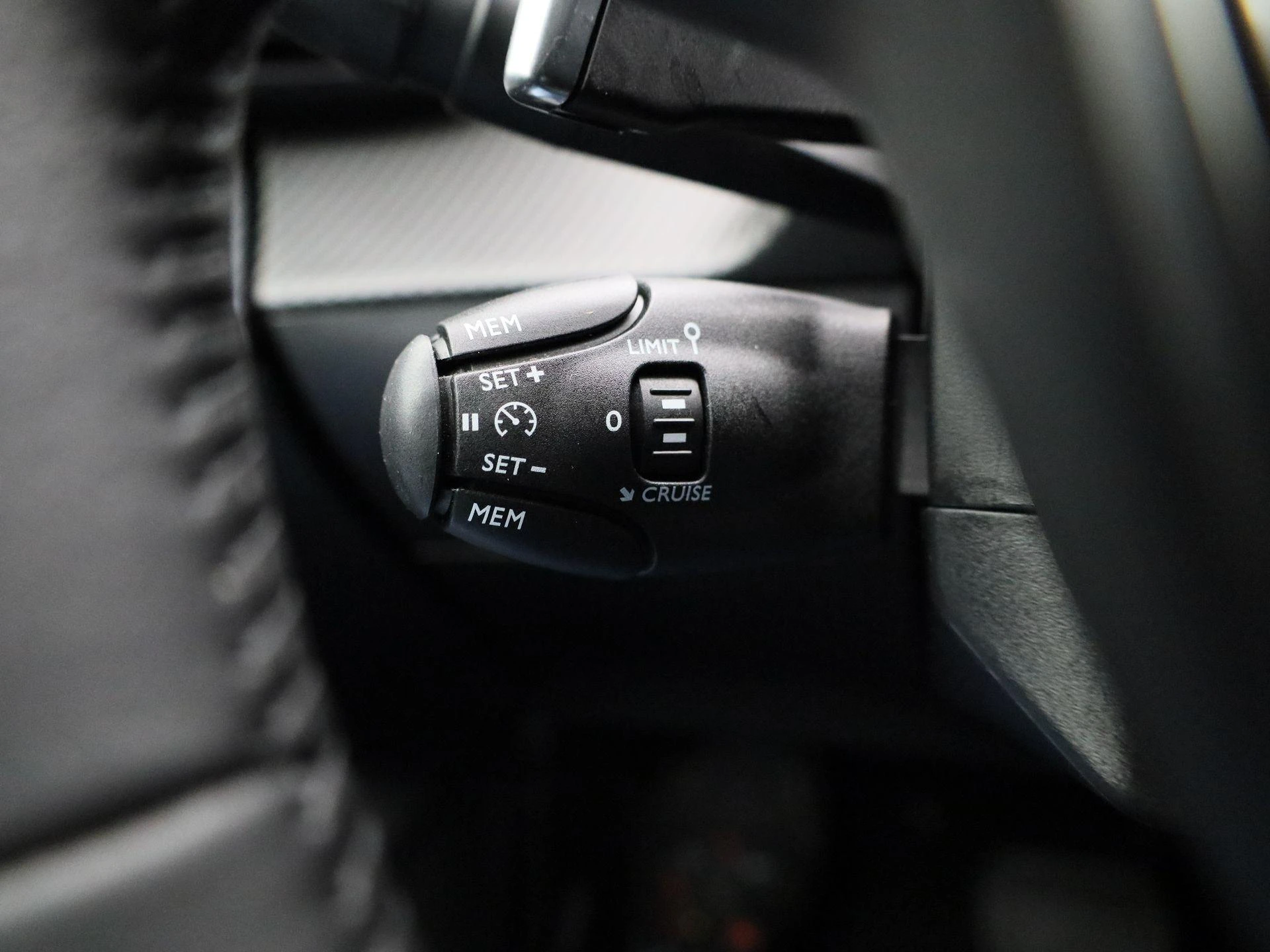 Peugeot 208 - 21