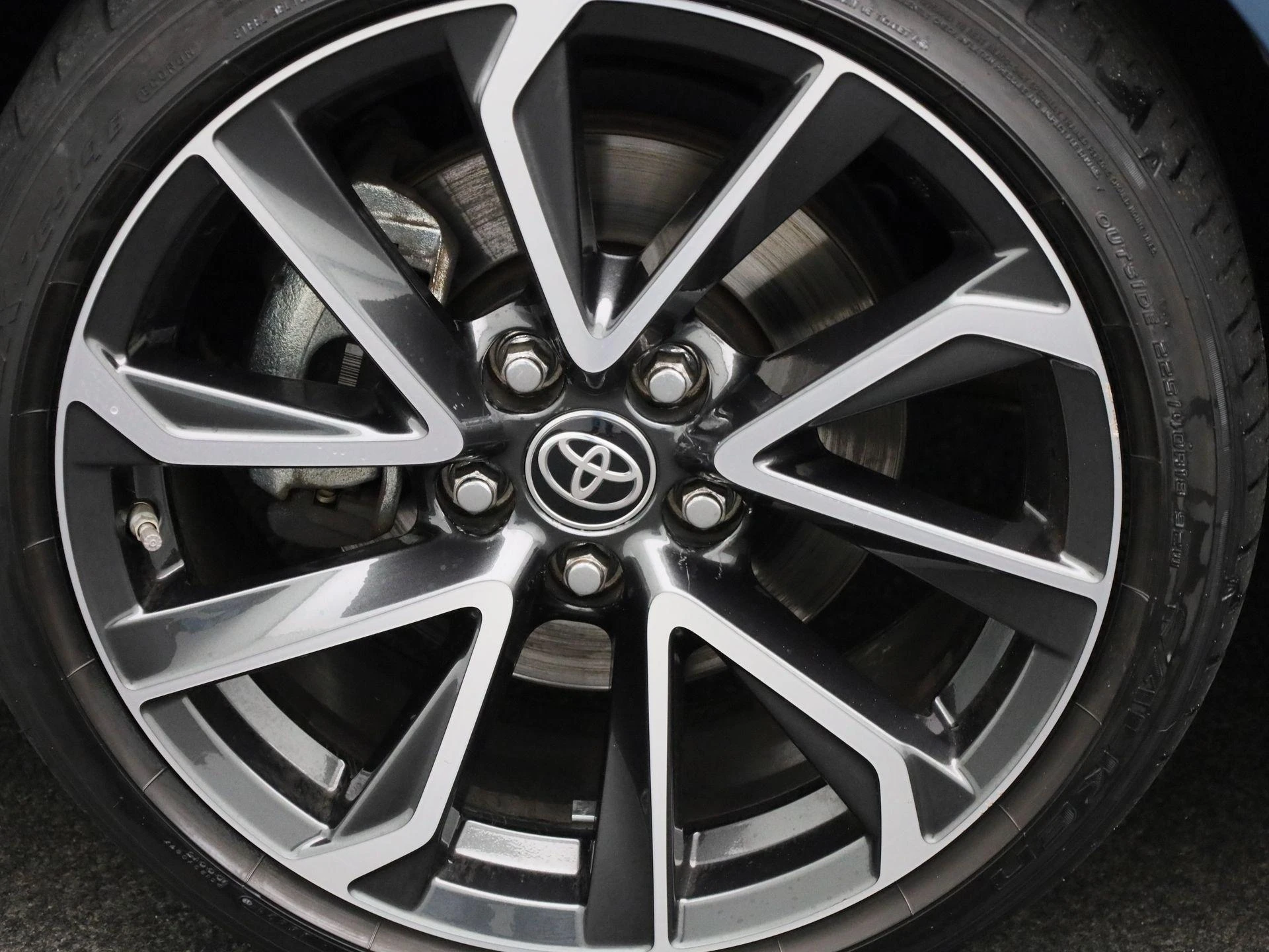 Toyota-Corolla Touring Sports-image-13