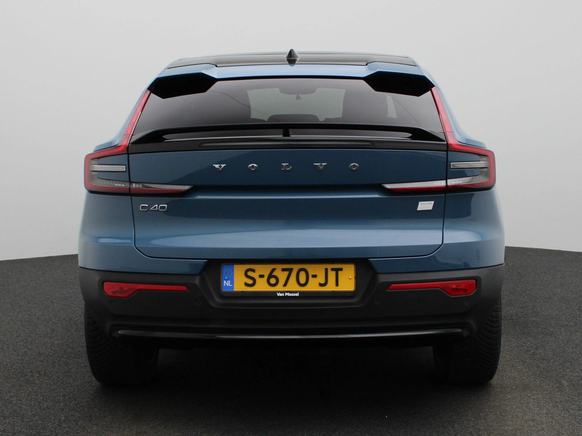 Volvo-C40-image-4
