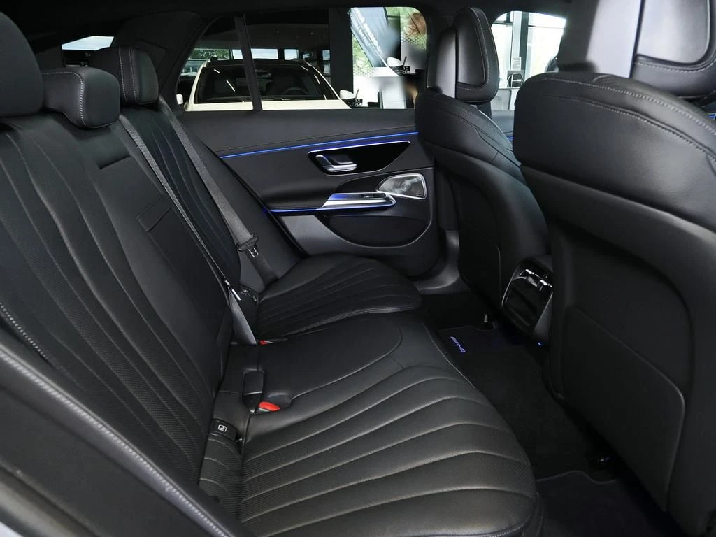 Mercedes-Benz-E-Klasse 300 de-image-18