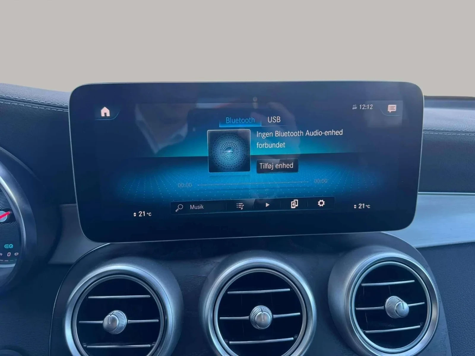 Mercedes-Benz-GLC-image-14