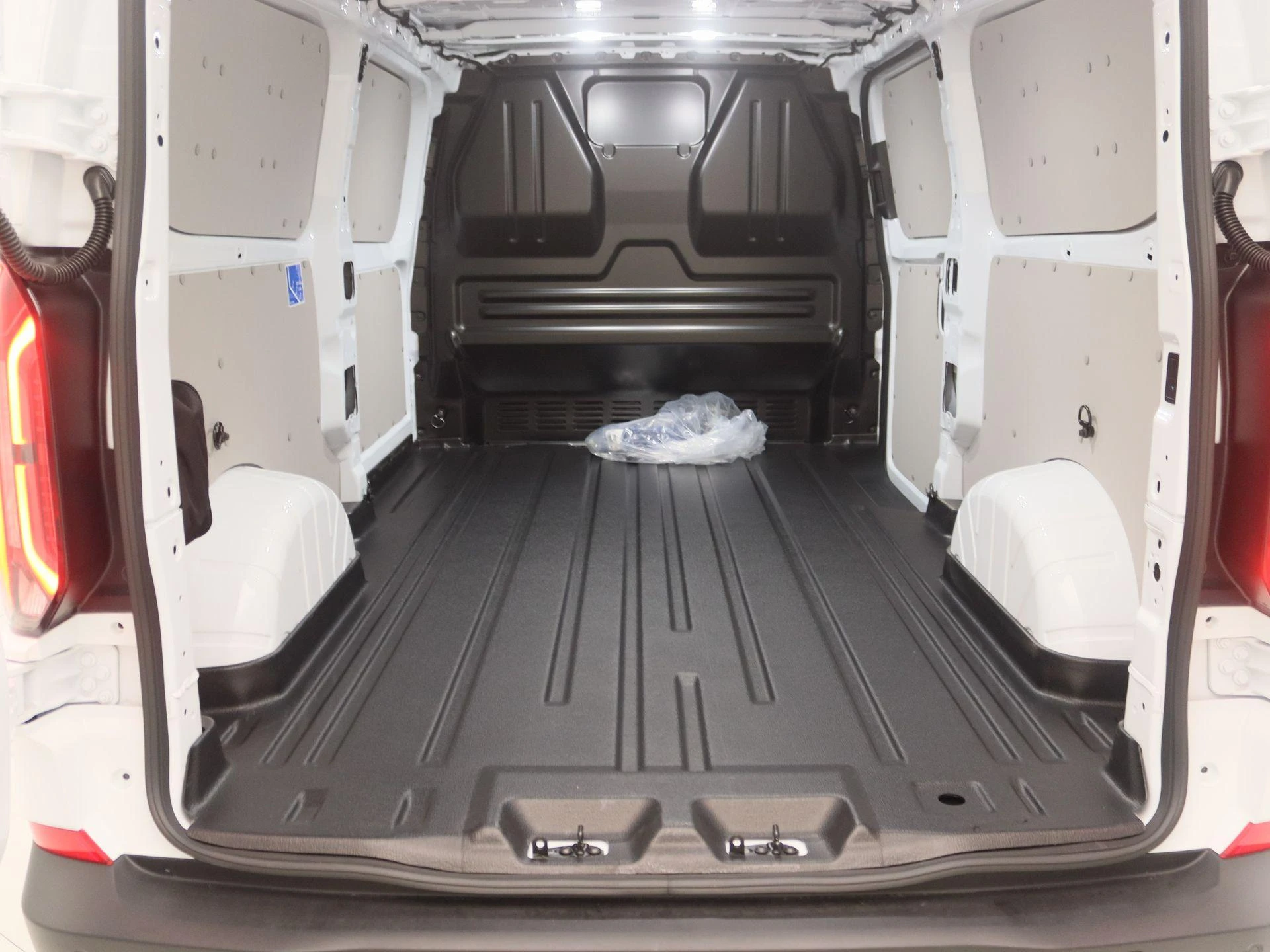 Ford-E-Transit-image-9