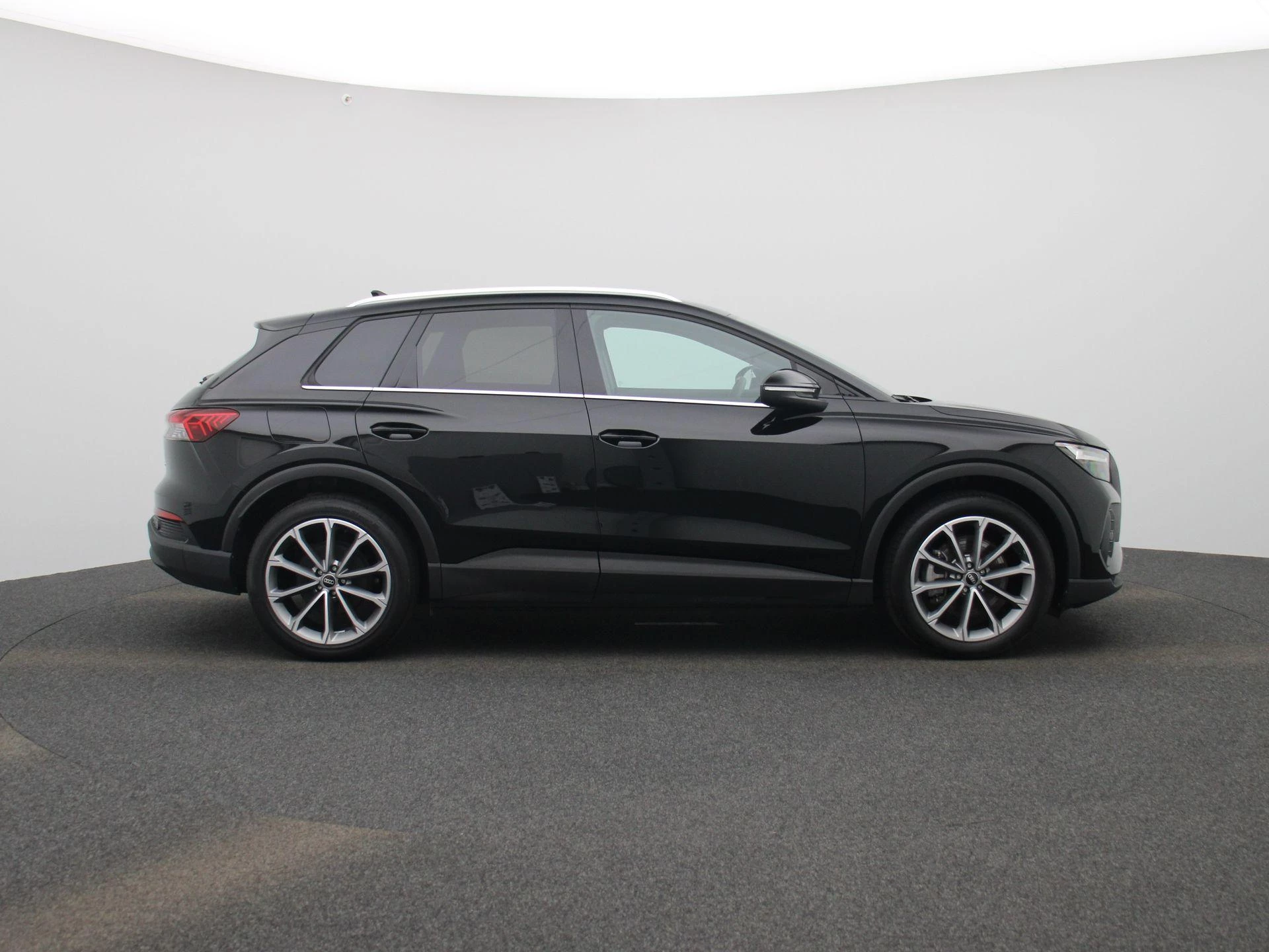 Audi-Q4 e-tron-image-5