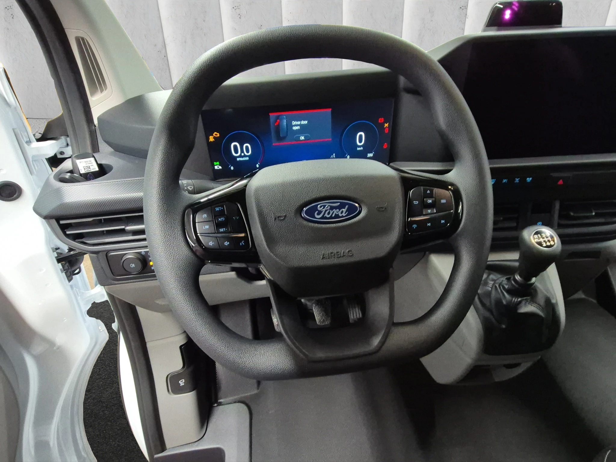 Ford-Transit Custom-image-12