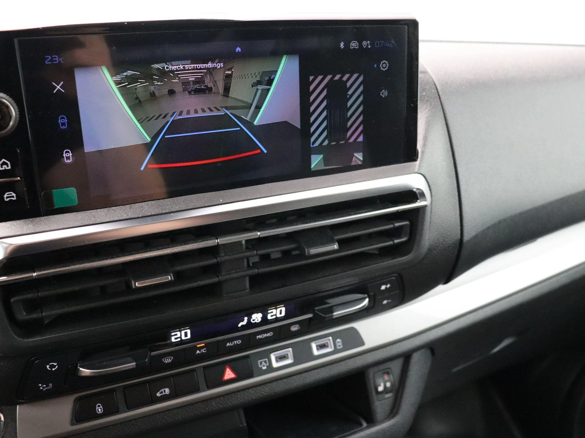 Peugeot-Expert-image-12