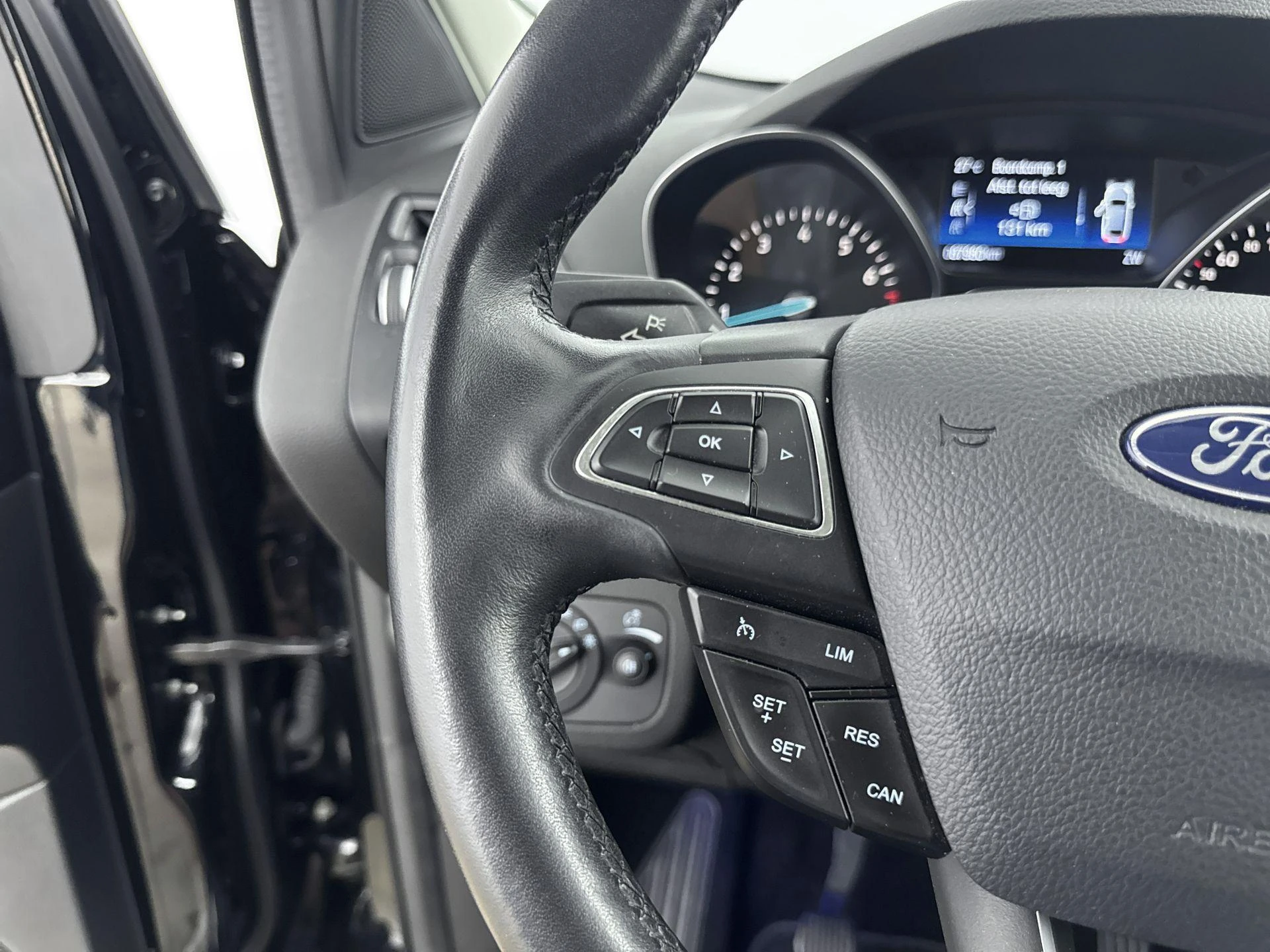 Ford-Kuga-image-5