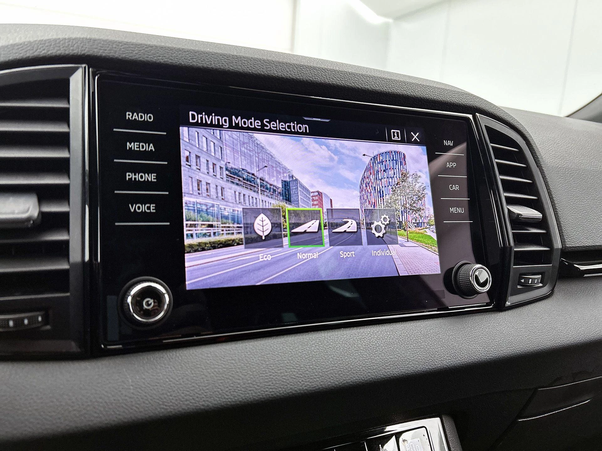 Škoda-Karoq-image-10