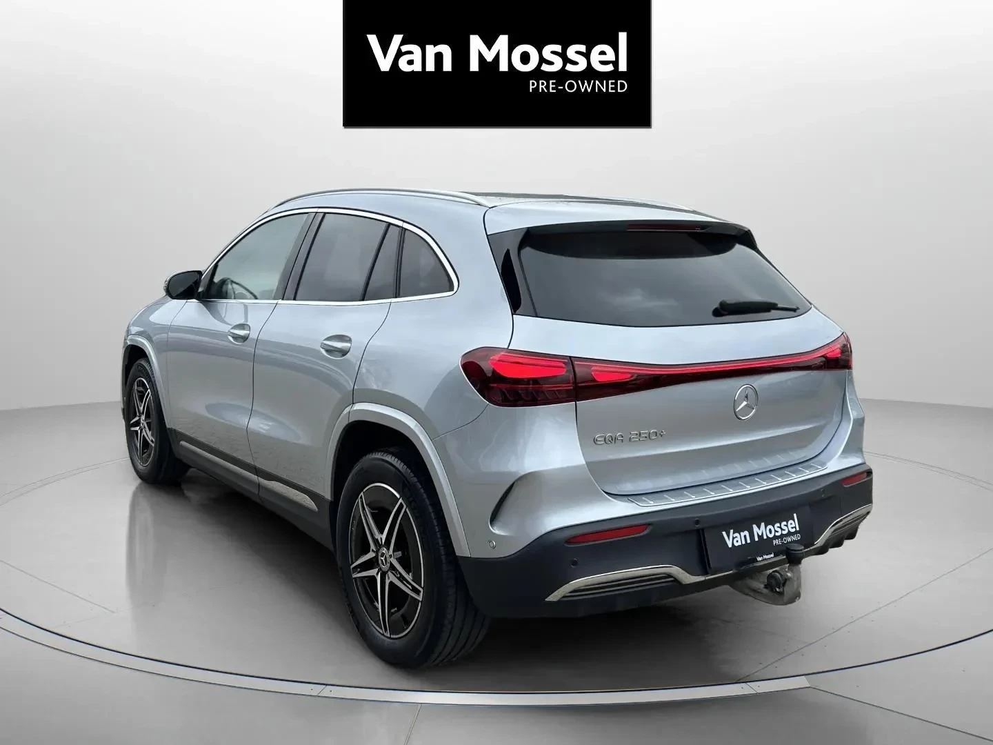Mercedes-Benz-EQA-image-6