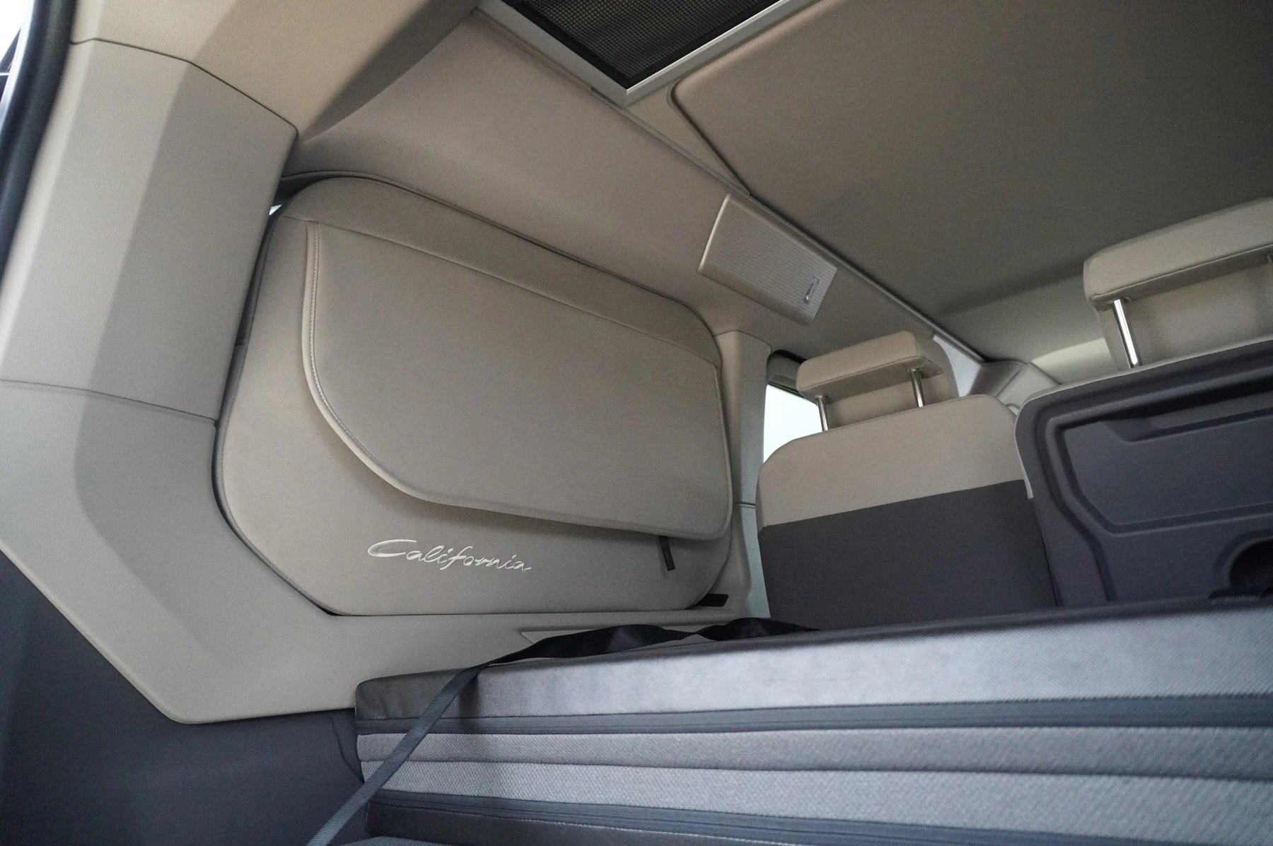 Volkswagen-California-image-16