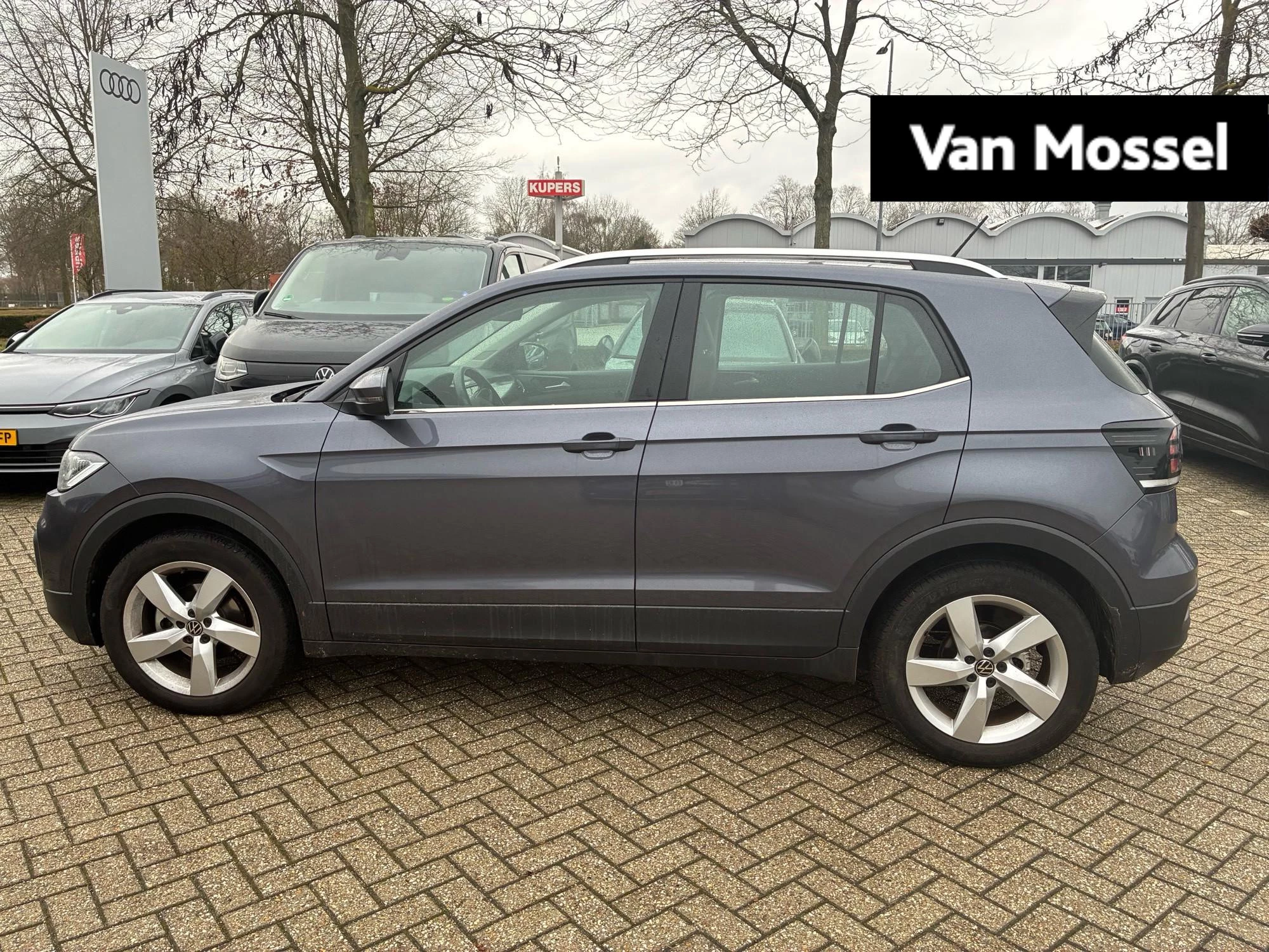 Volkswagen-T-Cross-image-0