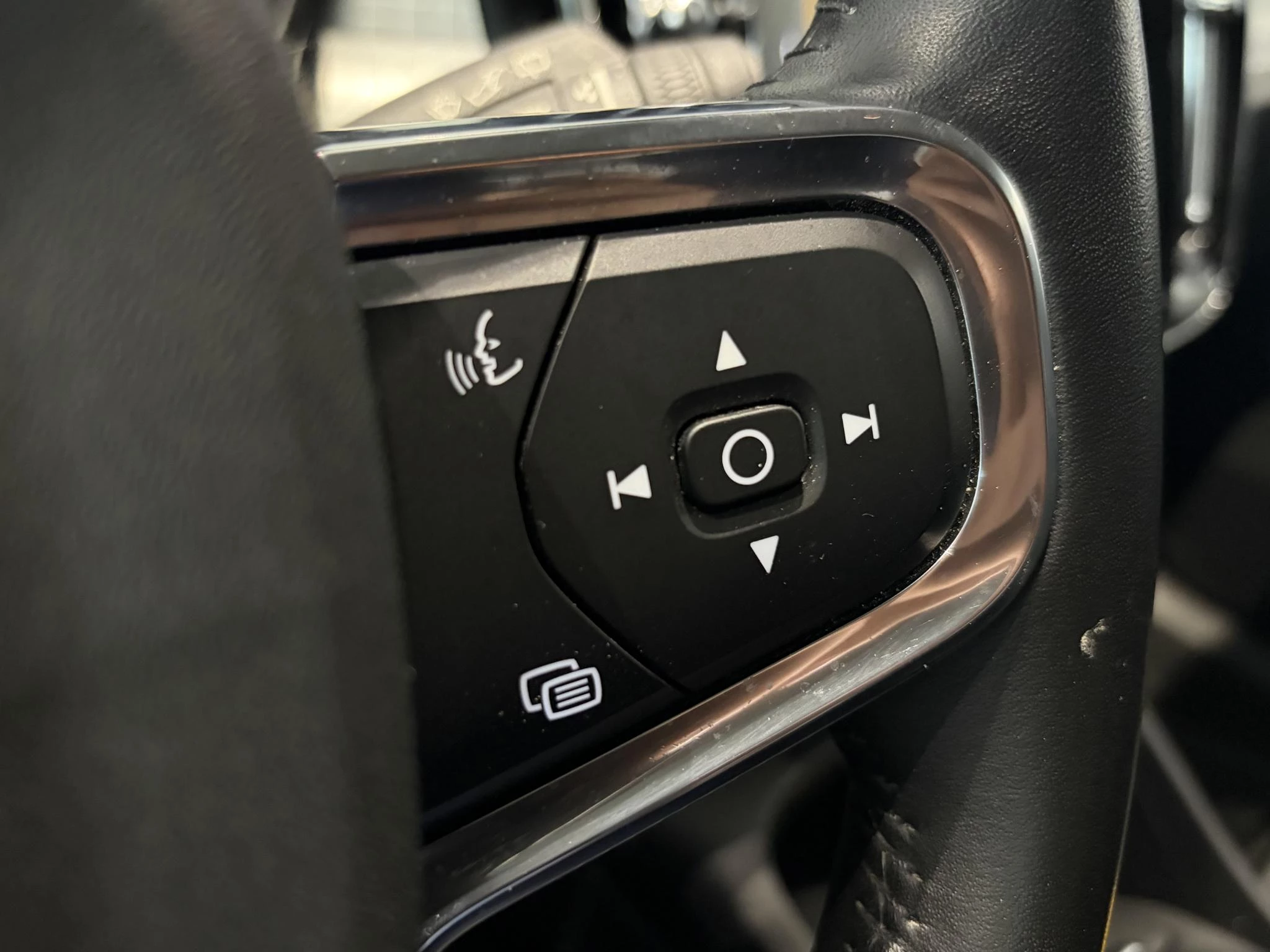Volvo-XC40-image-16