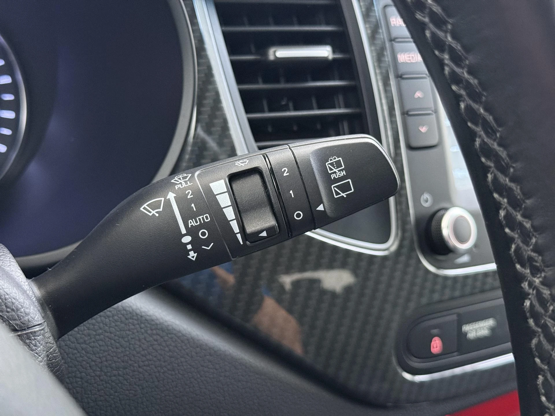 Kia-Carens-image-21