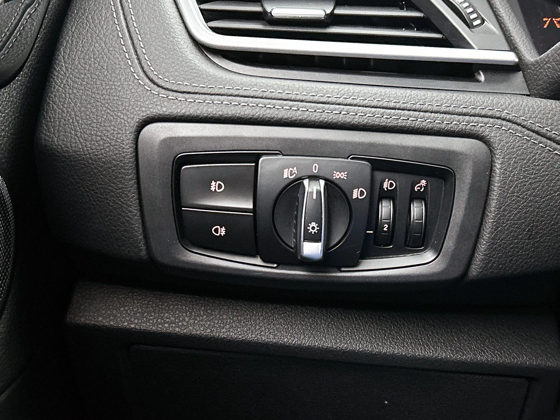 BMW-2 Serie-image-21
