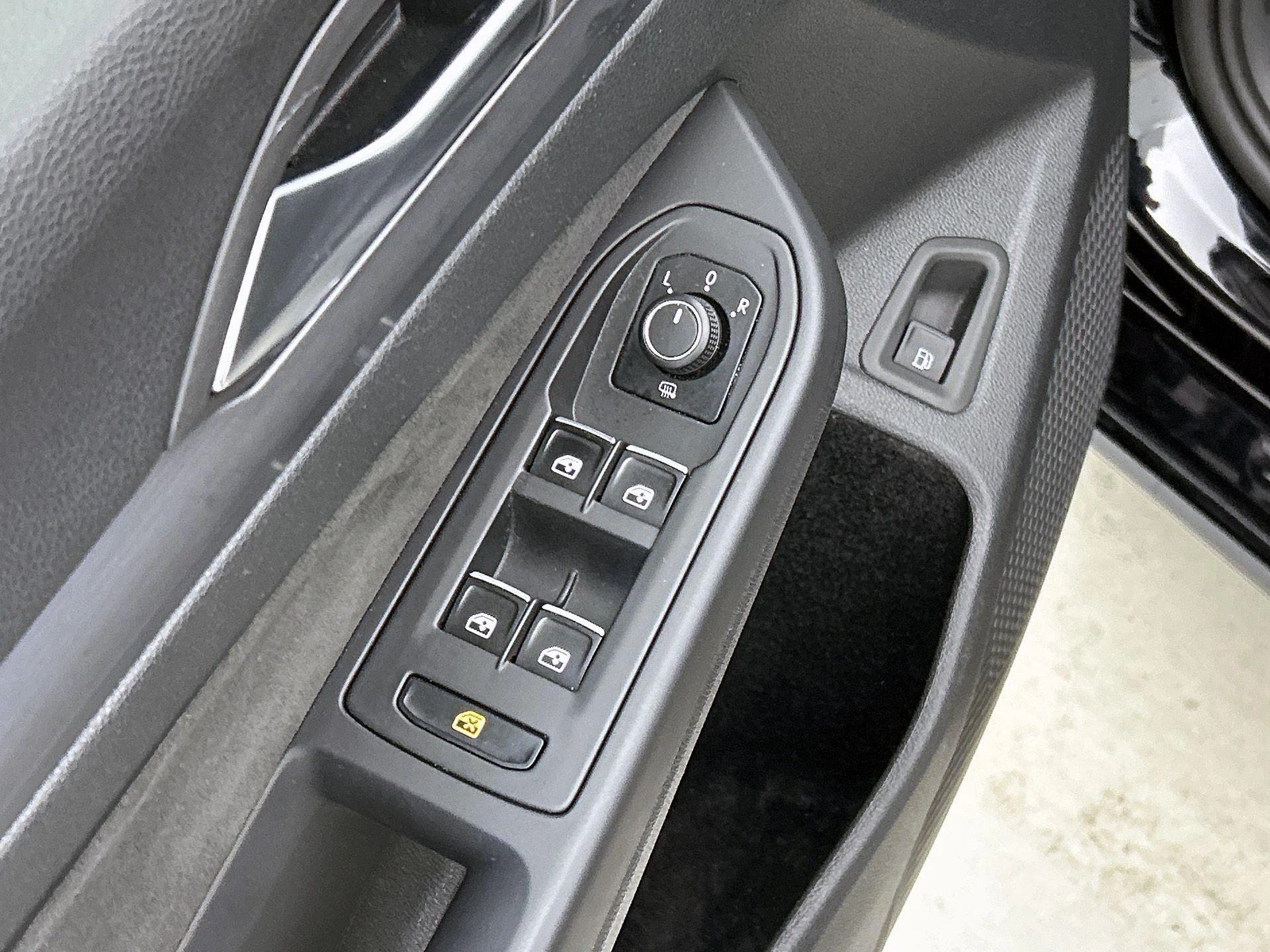 Volkswagen-Golf-image-29