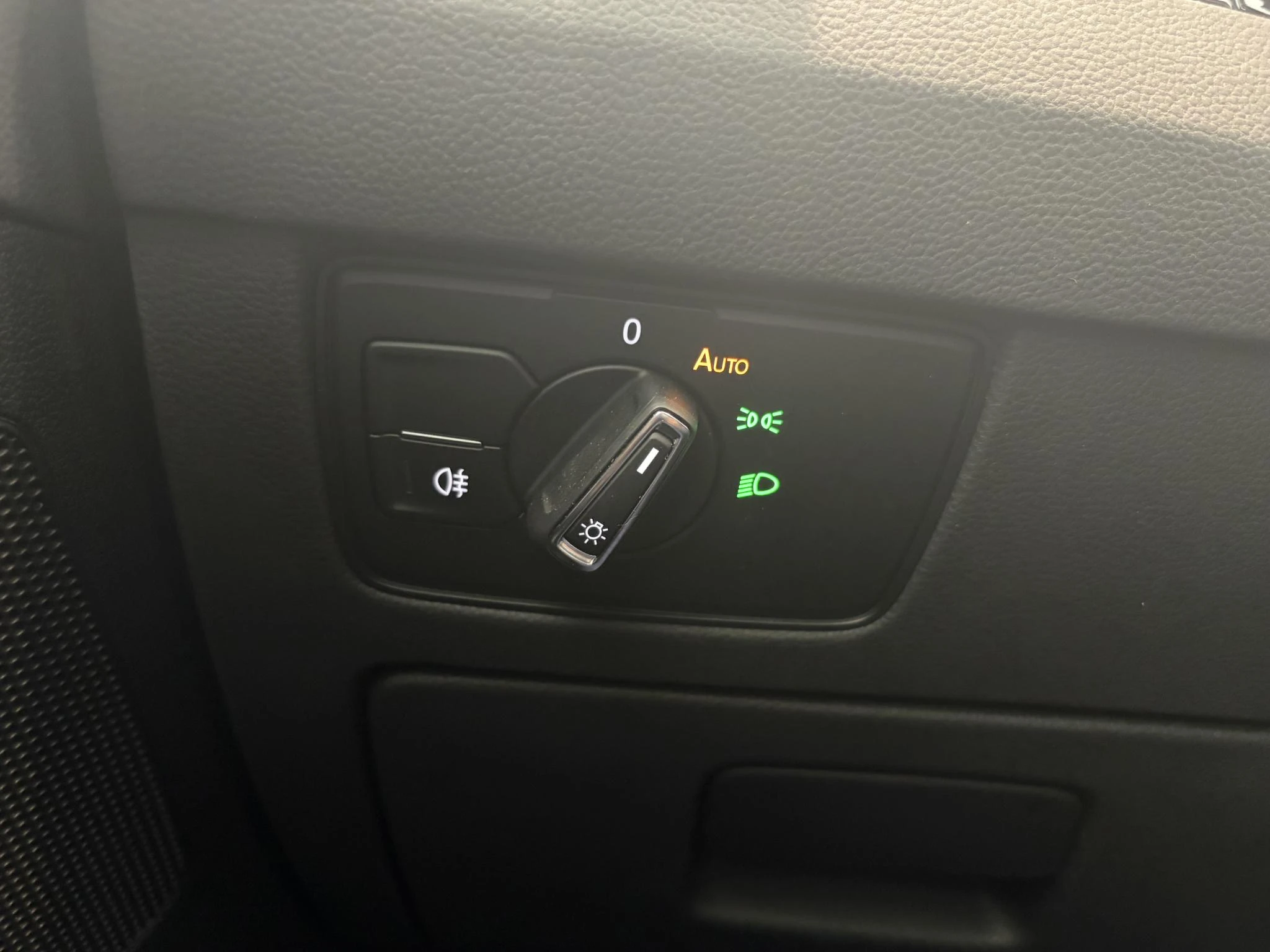 Volkswagen-Passat-image-24