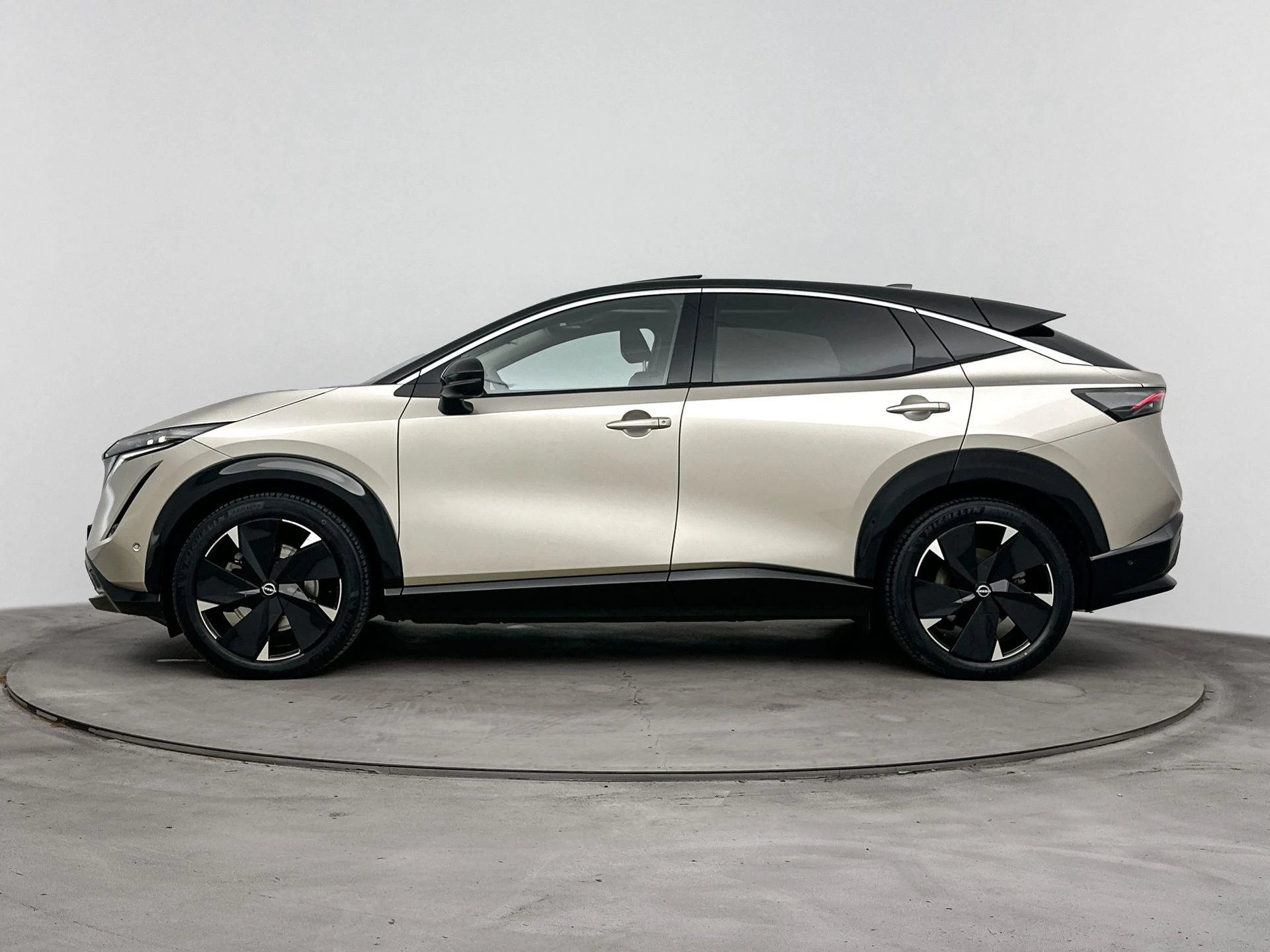 Nissan-ARIYA-image-1