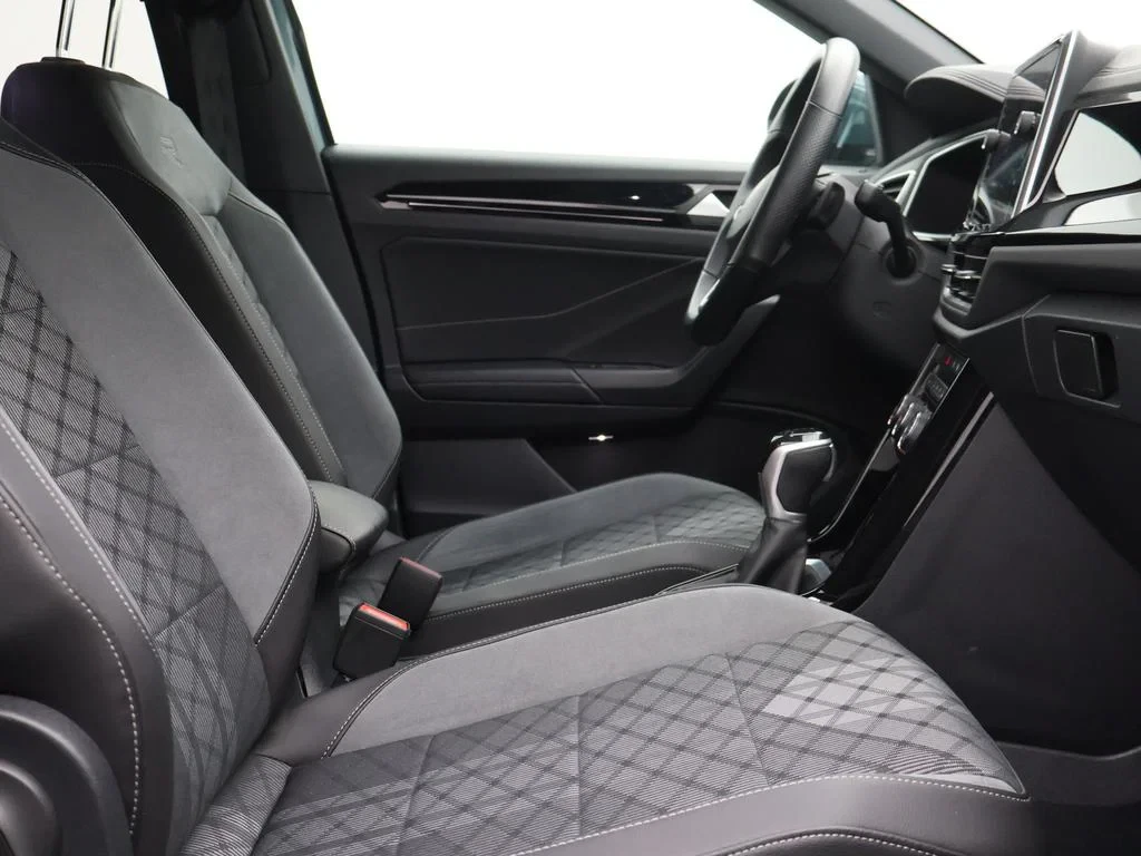 Volkswagen-T-Roc-image-11